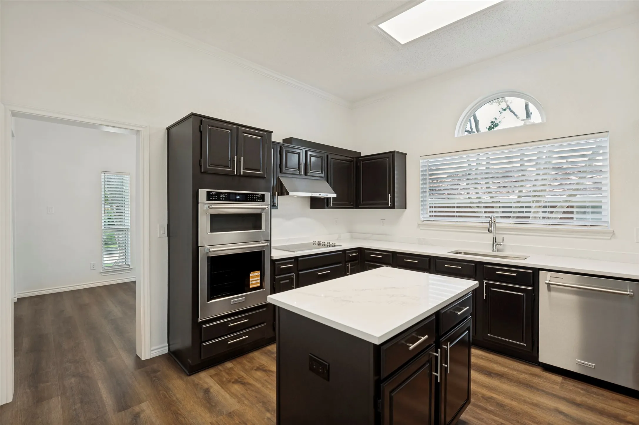 Single Family Residence For Sale in Denton County , 1420 Dudley Drive, Carrollton, Texas 75007, 4 Bedroom, 3 Bathroom, 2 Garage spaces, 2,639 Sqft, built in 1991, mls#21257061, Real Estate Agent in Carrollton, Homes For Sale in Denton county, Homes For Sale in Carrollton, Realtor in Carrollton Texas, Real Estate Brokerage Independent Realty Texas, Luminita Cordes Realtor