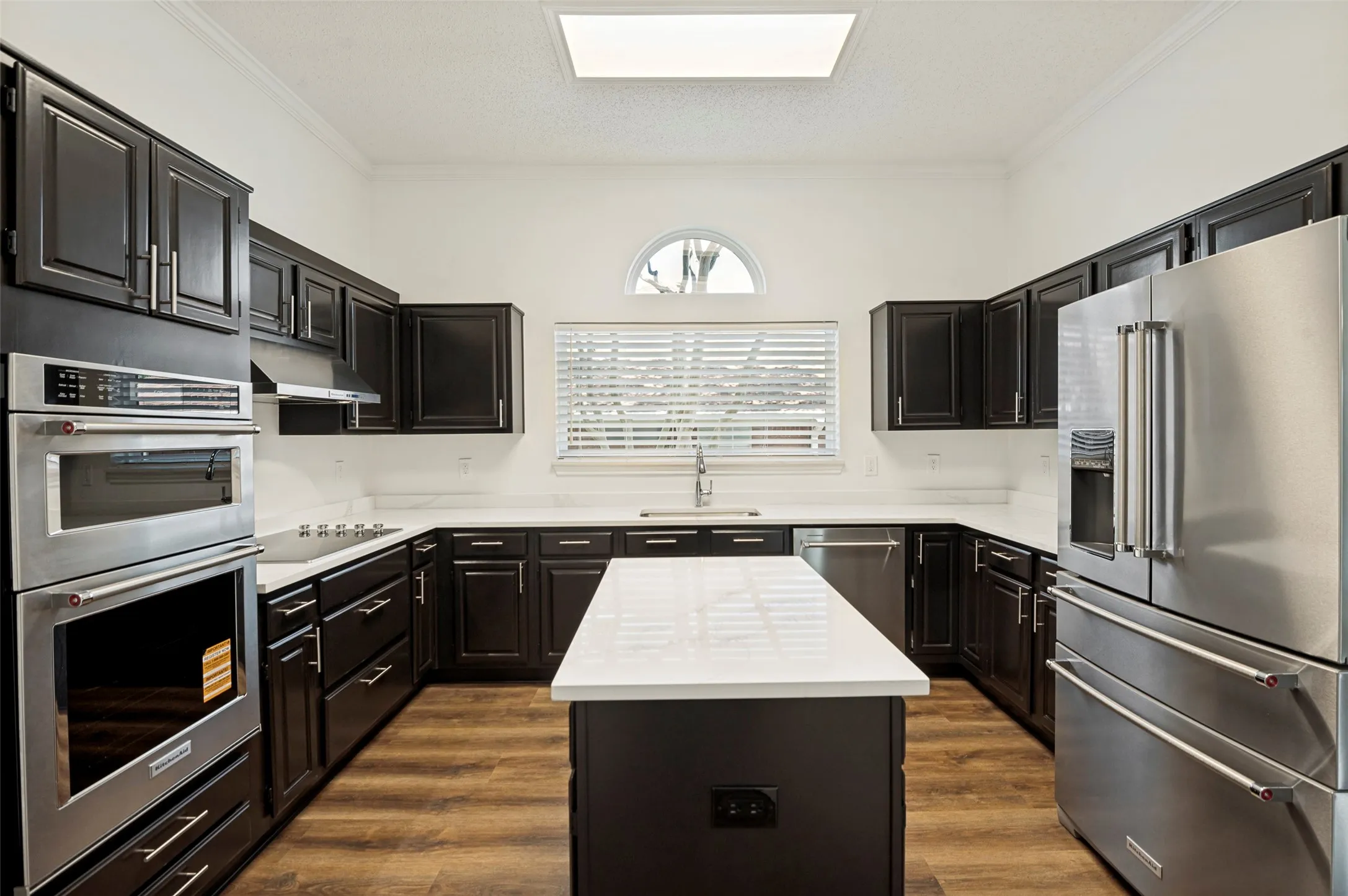 Single Family Residence For Sale in Denton County , 1420 Dudley Drive, Carrollton, Texas 75007, 4 Bedroom, 3 Bathroom, 2 Garage spaces, 2,639 Sqft, built in 1991, mls#21257061, Real Estate Agent in Carrollton, Homes For Sale in Denton county, Homes For Sale in Carrollton, Realtor in Carrollton Texas, Real Estate Brokerage Independent Realty Texas, Luminita Cordes Realtor