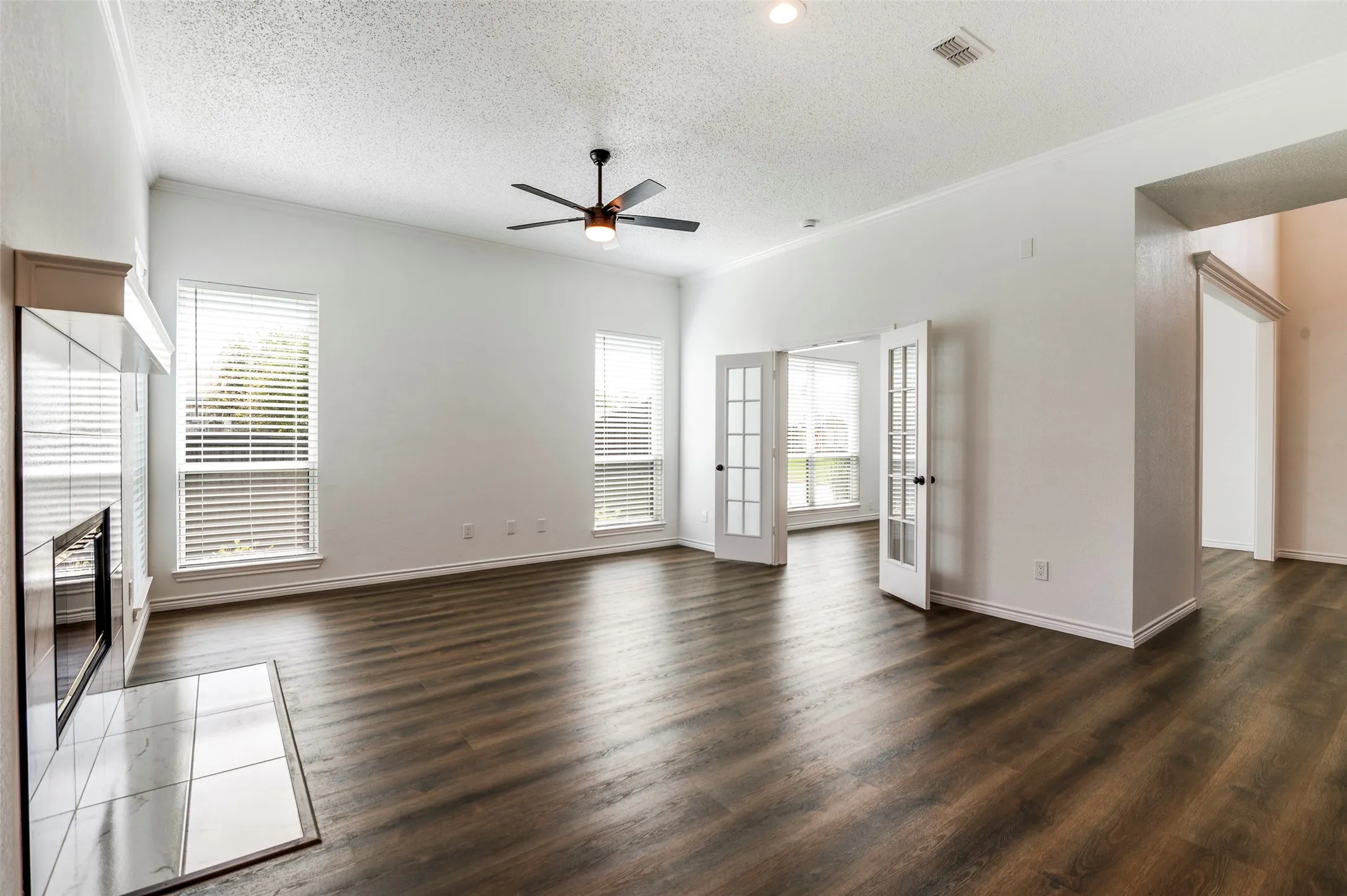 Single Family Residence For Sale in Denton County , 1420 Dudley Drive, Carrollton, Texas 75007, 4 Bedroom, 3 Bathroom, 2 Garage spaces, 2,639 Sqft, built in 1991, mls#21257061, Real Estate Agent in Carrollton, Homes For Sale in Denton county, Homes For Sale in Carrollton, Realtor in Carrollton Texas, Real Estate Brokerage Independent Realty Texas, Luminita Cordes Realtor