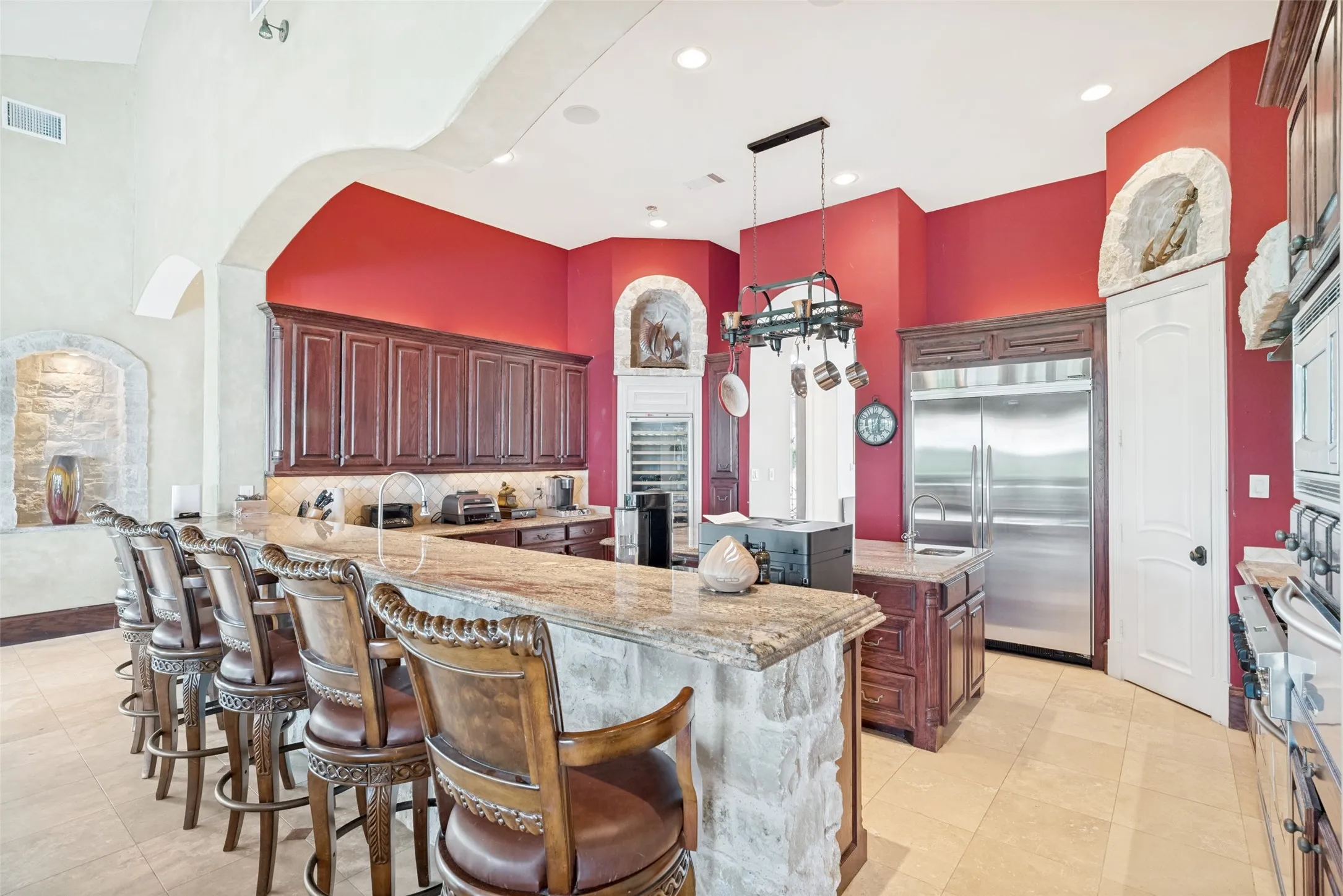 Single Family Residence For Sale in Hill County , 1237 Overlook Court, Whitney, Texas 76692, 4 Bedroom, 7 Bathroom, 2 Garage spaces, 4,180 Sqft, built in 2005, Price $1,495,000, mls#21259130, Real Estate Agent in Whitney, Homes For Sale in Hill county, Homes For Sale in Whitney, Realtor in Whitney Texas, Real Estate Brokerage Independent Realty Texas, Luminita Cordes Realtor