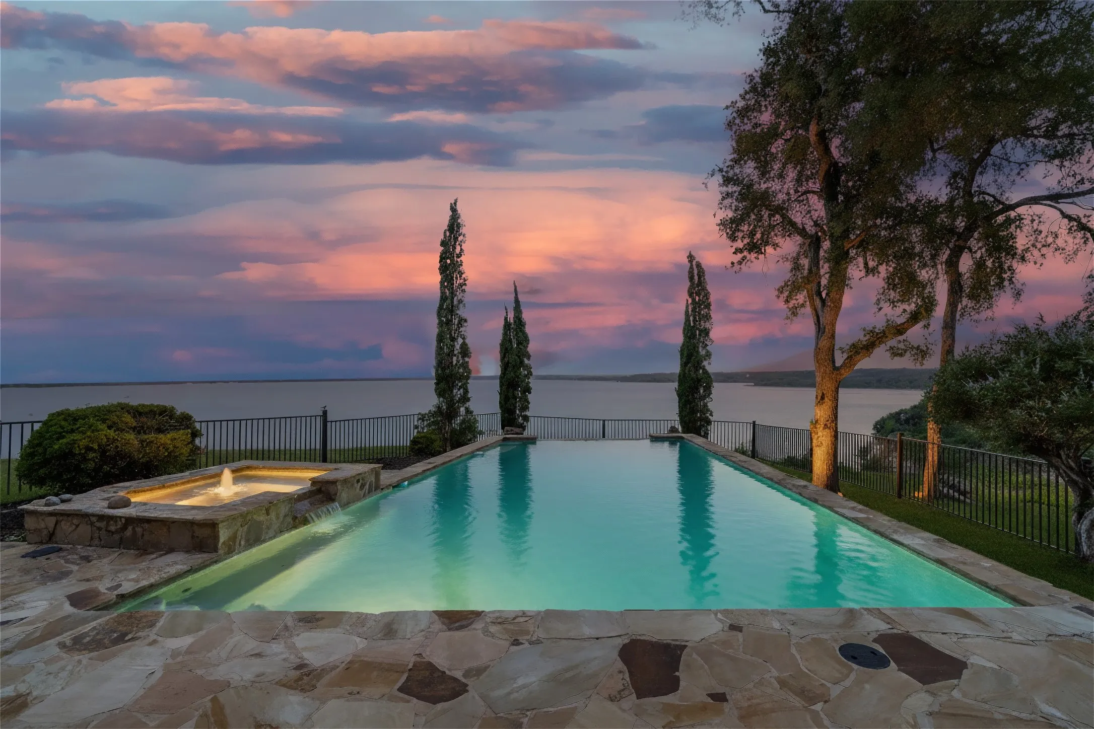 Single Family Residence For Sale in Hill County , 1237 Overlook Court, Whitney, Texas 76692, 4 Bedroom, 7 Bathroom, 2 Garage spaces, 4,180 Sqft, built in 2005, Price $1,495,000, mls#21259130, Real Estate Agent in Whitney, Homes For Sale in Hill county, Homes For Sale in Whitney, Realtor in Whitney Texas, Real Estate Brokerage Independent Realty Texas, Luminita Cordes Realtor