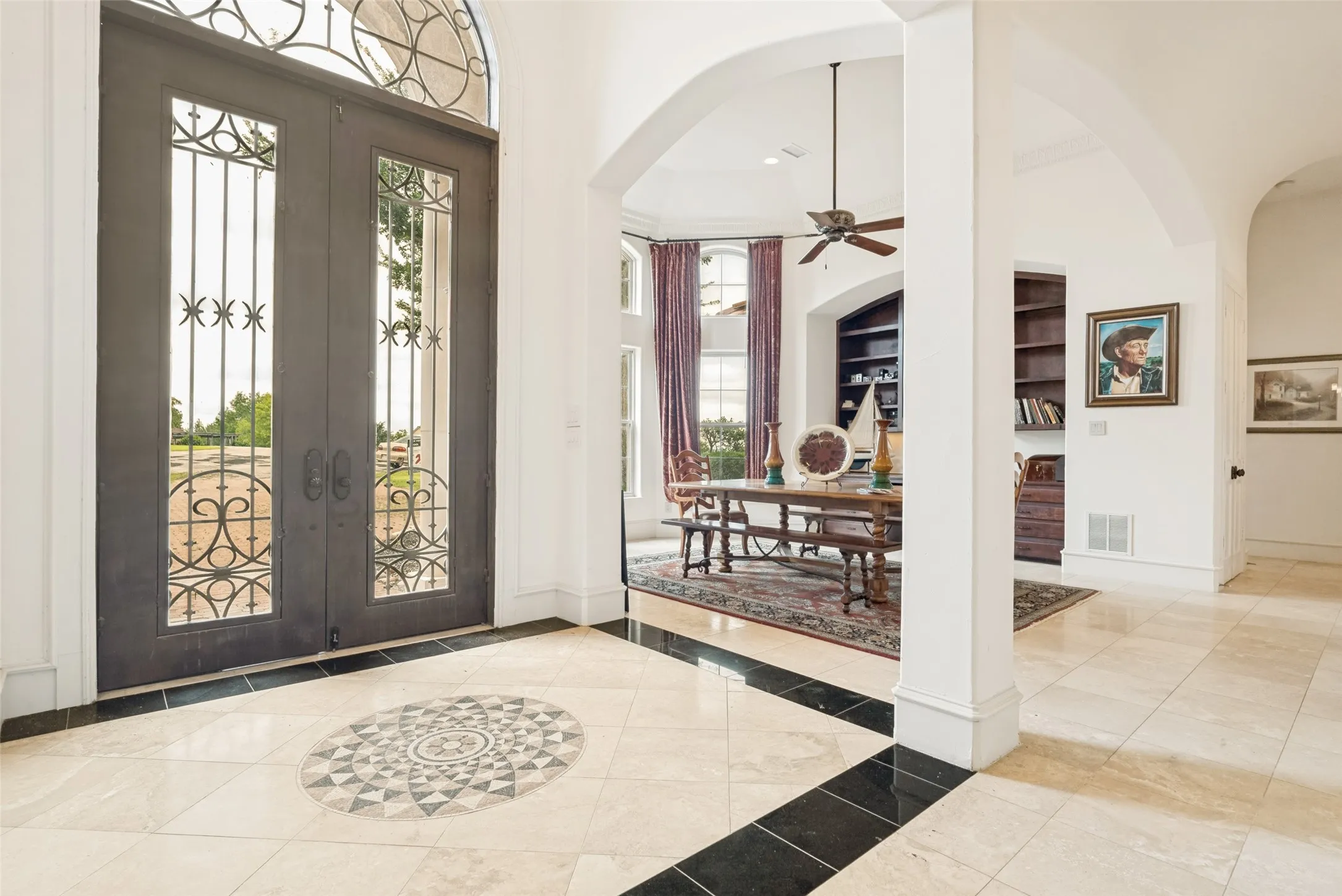 Single Family Residence For Sale in Hill County , 1237 Overlook Court, Whitney, Texas 76692, 4 Bedroom, 7 Bathroom, 2 Garage spaces, 4,180 Sqft, built in 2005, Price $1,495,000, mls#21259130, Real Estate Agent in Whitney, Homes For Sale in Hill county, Homes For Sale in Whitney, Realtor in Whitney Texas, Real Estate Brokerage Independent Realty Texas, Luminita Cordes Realtor