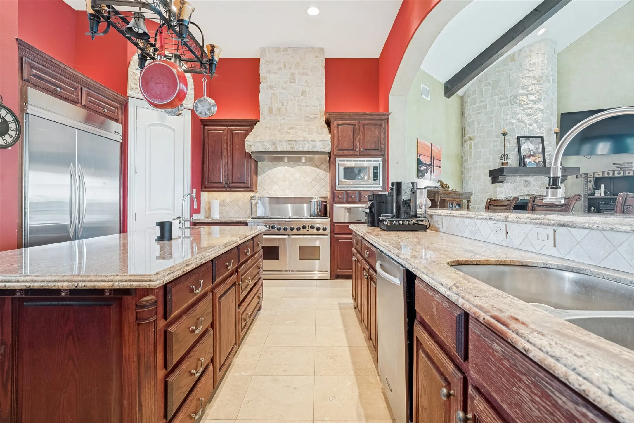 Single Family Residence For Sale in Hill County , 1237 Overlook Court, Whitney, Texas 76692, 4 Bedroom, 7 Bathroom, 2 Garage spaces, 4,180 Sqft, built in 2005, Price $1,495,000, mls#21259130, Real Estate Agent in Whitney, Homes For Sale in Hill county, Homes For Sale in Whitney, Realtor in Whitney Texas, Real Estate Brokerage Independent Realty Texas, Luminita Cordes Realtor