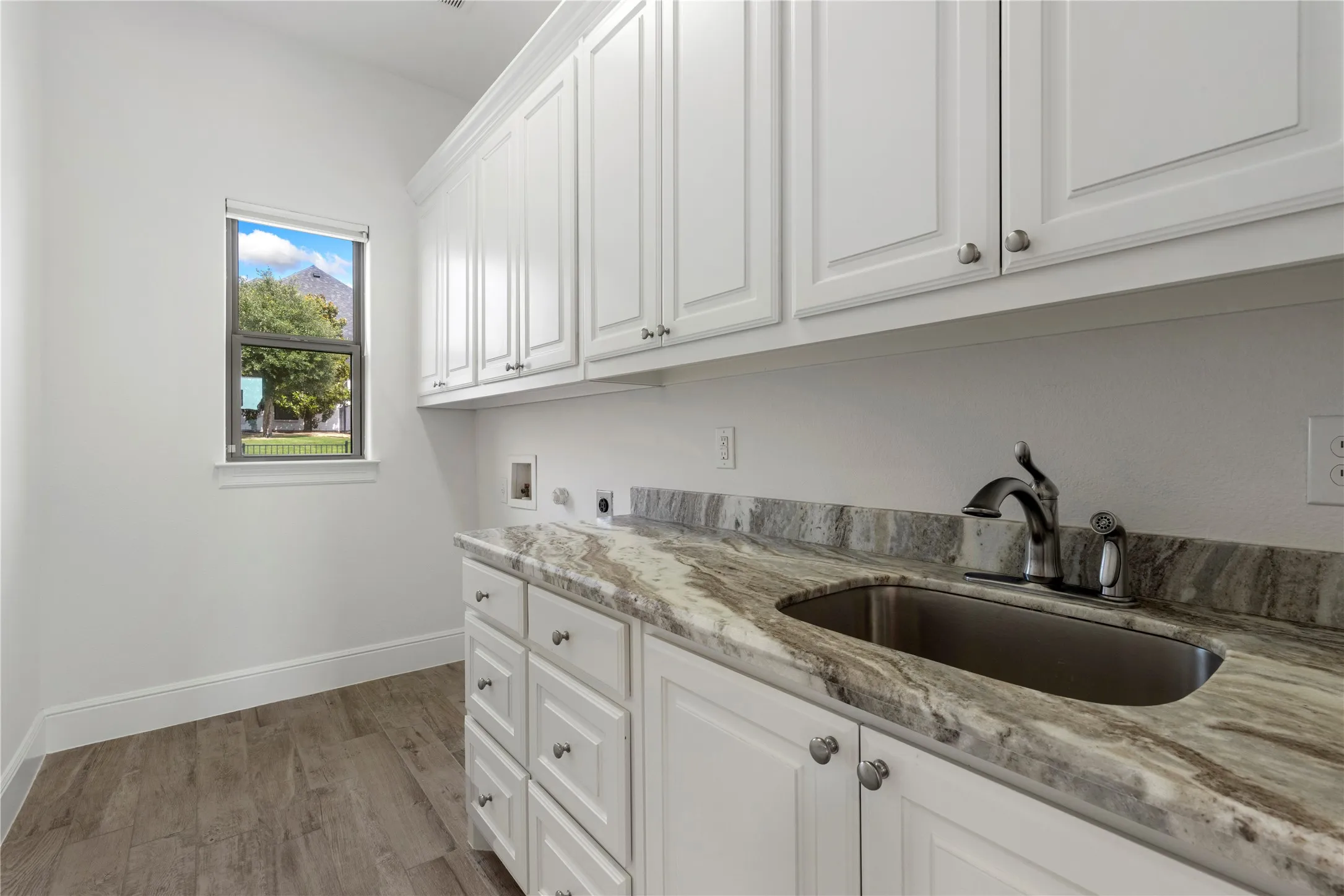 Single Family Residence For Sale in Collin County , 4141 Tranquility Lane, Prosper, Texas 75078, 6 Bedroom, 7 Bathroom, 4 Garage spaces, 6,057 Sqft, built in 2017, mls#21270878, Real Estate Agent in Prosper, Homes For Sale in Collin county, Homes For Sale in Prosper, Realtor in Prosper Texas, Real Estate Brokerage Independent Realty Texas, Luminita Cordes Realtor