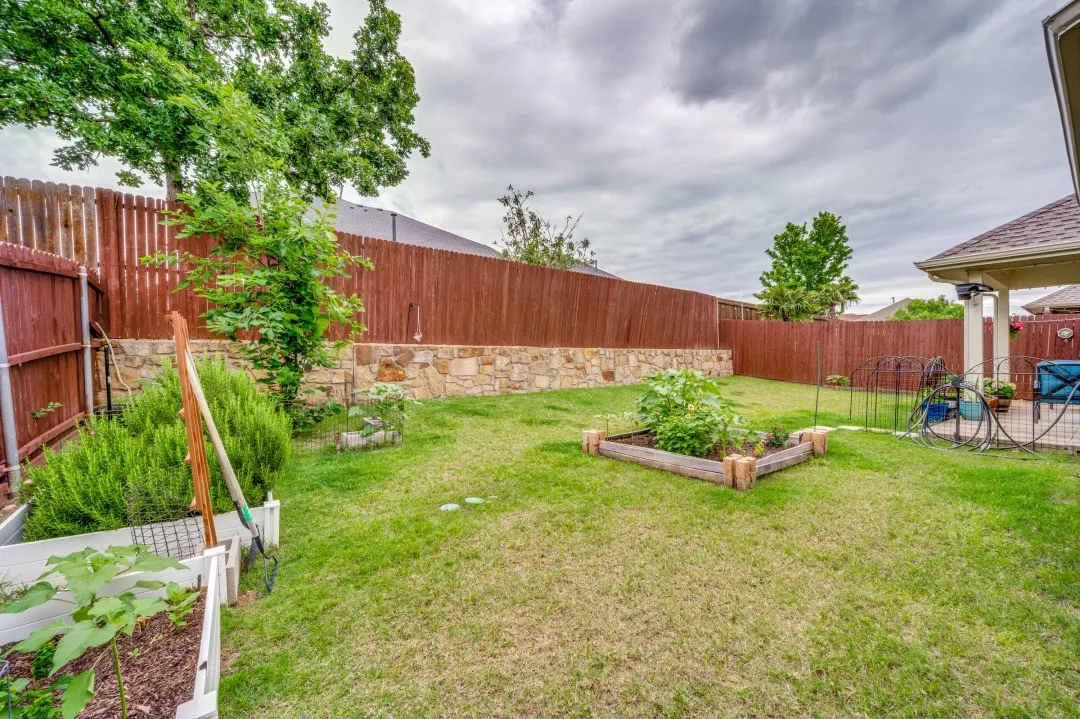 Single Family Residence For Sale in Denton County , 3405 Canyon Lake Drive, Little Elm, Texas 75068, 3 Bedroom, 2 Bathroom, 2 Garage spaces, 1,912 Sqft, built in 2014, mls#21260262, Real Estate Agent in Little Elm, Homes For Sale in Denton county, Homes For Sale in Little Elm, Realtor in Little Elm Texas, Real Estate Brokerage Independent Realty Texas, Luminita Cordes Realtor