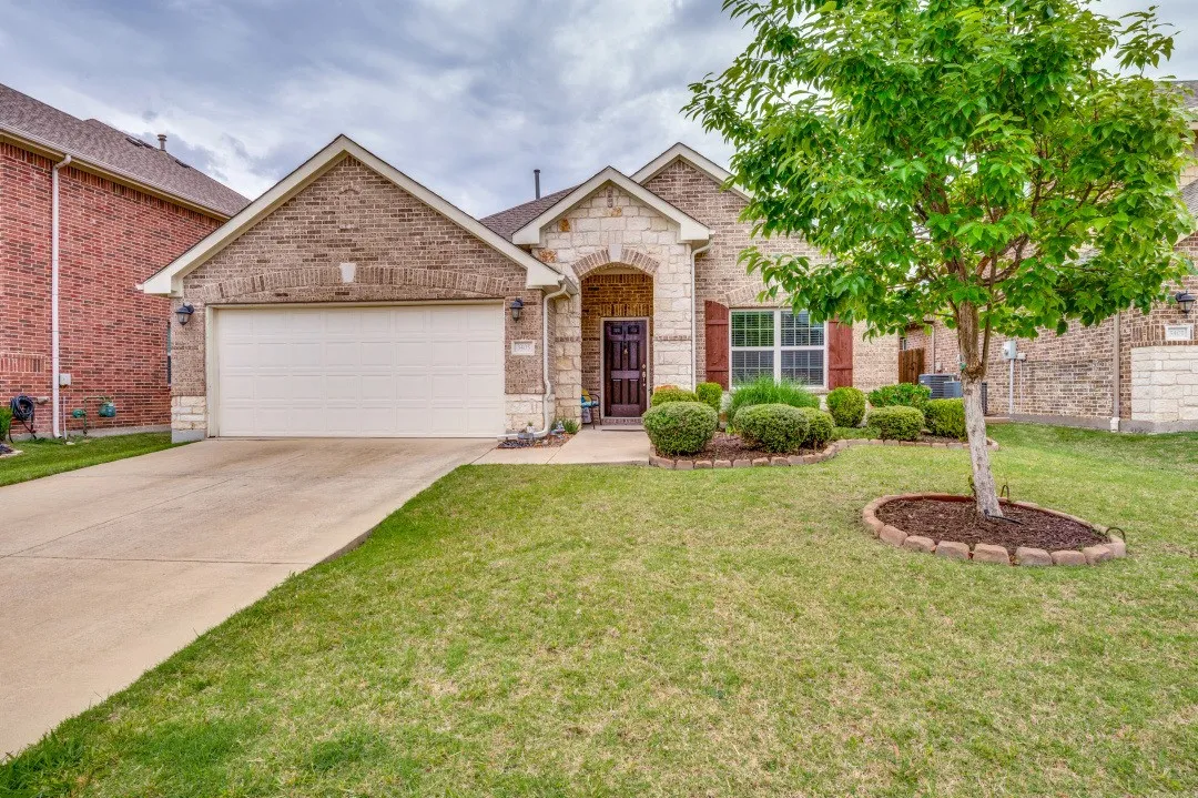 Single Family Residence For Sale in Denton County , 3405 Canyon Lake Drive, Little Elm, Texas 75068, 3 Bedroom, 2 Bathroom, 2 Garage spaces, 1,912 Sqft, built in 2014, mls#21260262, Real Estate Agent in Little Elm, Homes For Sale in Denton county, Homes For Sale in Little Elm, Realtor in Little Elm Texas, Real Estate Brokerage Independent Realty Texas, Luminita Cordes Realtor