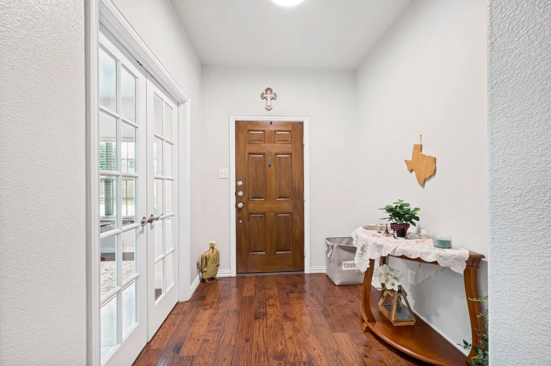 Single Family Residence For Sale in Denton County , 3405 Canyon Lake Drive, Little Elm, Texas 75068, 3 Bedroom, 2 Bathroom, 2 Garage spaces, 1,912 Sqft, built in 2014, mls#21260262, Real Estate Agent in Little Elm, Homes For Sale in Denton county, Homes For Sale in Little Elm, Realtor in Little Elm Texas, Real Estate Brokerage Independent Realty Texas, Luminita Cordes Realtor