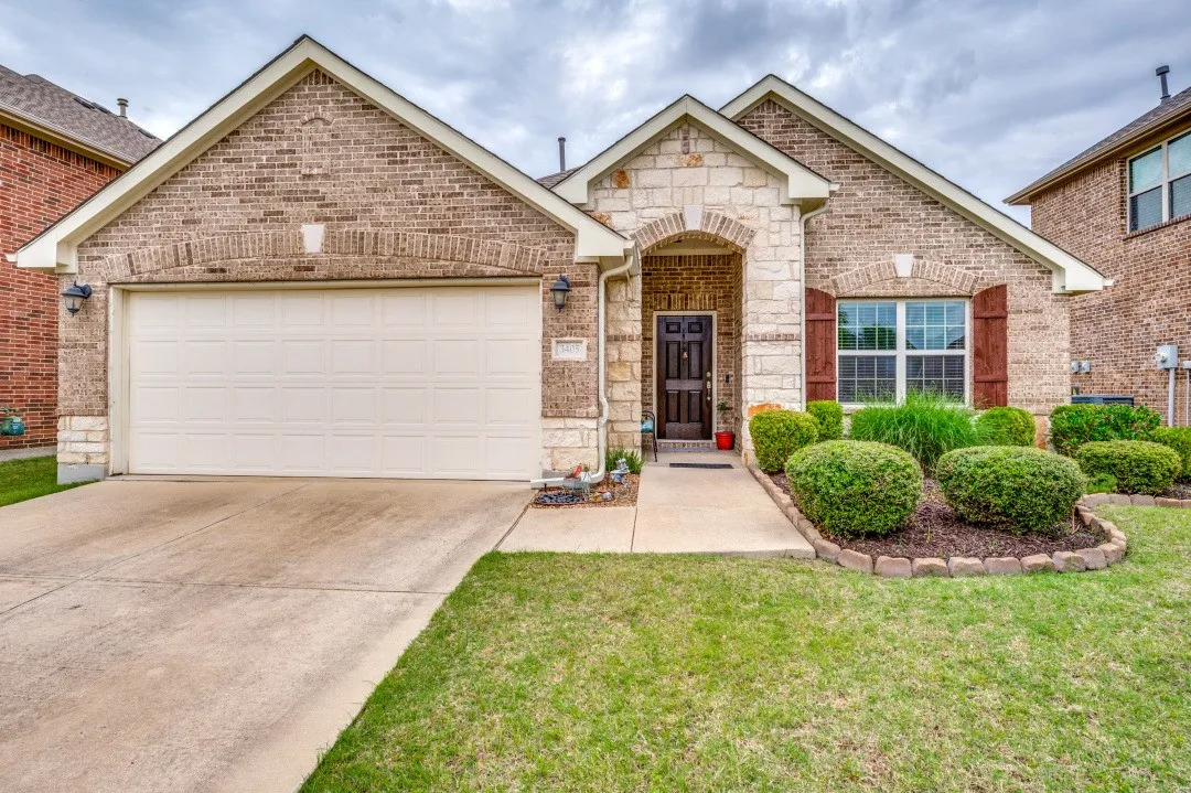 Single Family Residence For Sale in Denton County , 3405 Canyon Lake Drive, Little Elm, Texas 75068, 3 Bedroom, 2 Bathroom, 2 Garage spaces, 1,912 Sqft, built in 2014, mls#21260262, Real Estate Agent in Little Elm, Homes For Sale in Denton county, Homes For Sale in Little Elm, Realtor in Little Elm Texas, Real Estate Brokerage Independent Realty Texas, Luminita Cordes Realtor