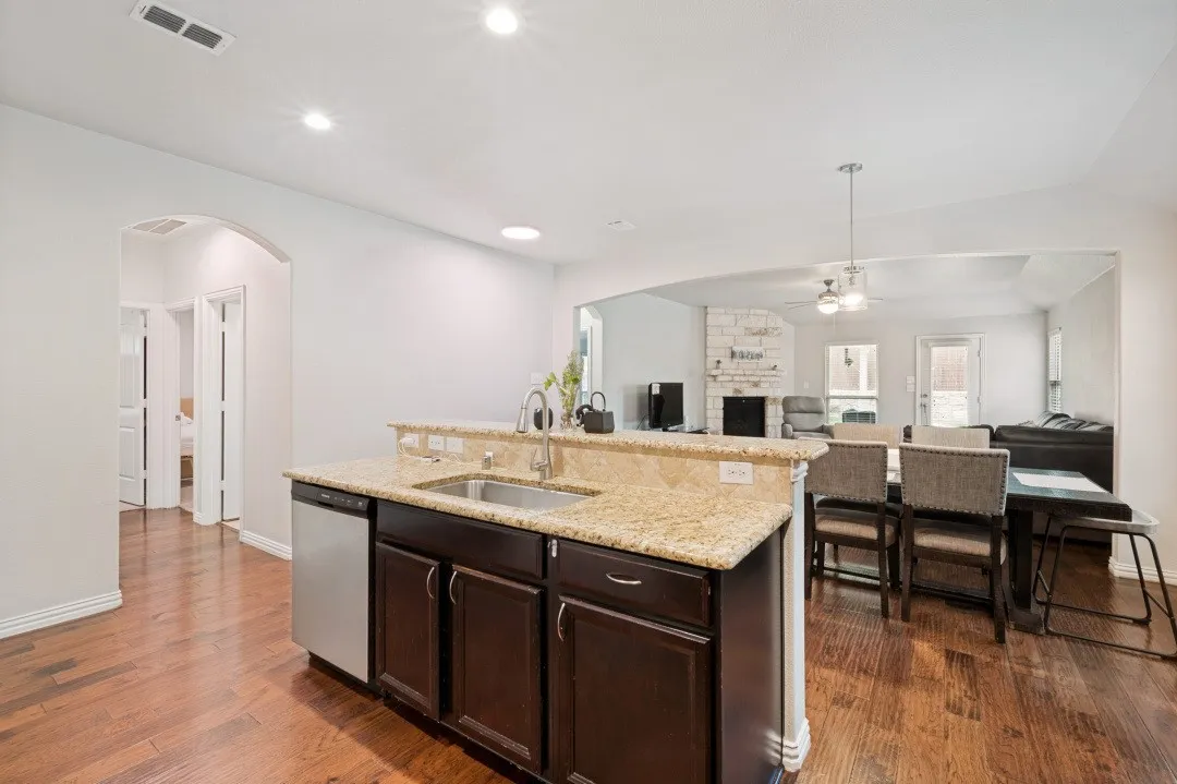 Single Family Residence For Sale in Denton County , 3405 Canyon Lake Drive, Little Elm, Texas 75068, 3 Bedroom, 2 Bathroom, 2 Garage spaces, 1,912 Sqft, built in 2014, mls#21260262, Real Estate Agent in Little Elm, Homes For Sale in Denton county, Homes For Sale in Little Elm, Realtor in Little Elm Texas, Real Estate Brokerage Independent Realty Texas, Luminita Cordes Realtor