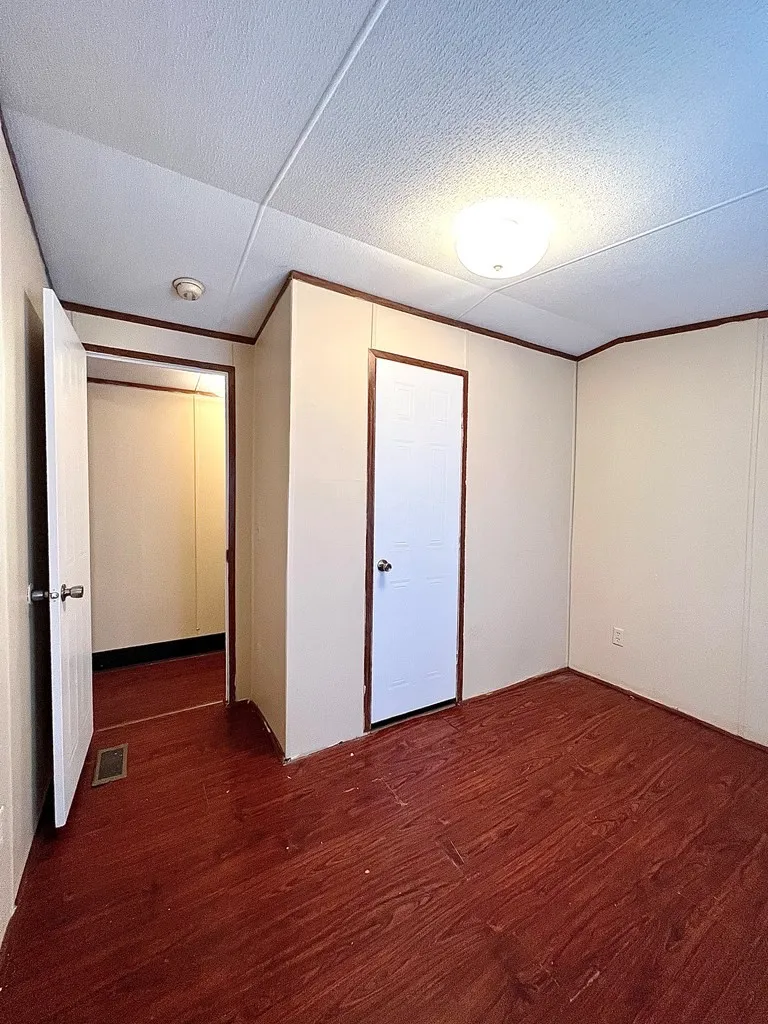 Mobile Home For Sale in Henderson County , 304 Wildwind Street, Gun Barrel City, Texas 75156, 3 Bedrooms, 1 Bathroom, Garage spaces, 754 Sqft, built in 2005, Price $119,900, mls#21269052, Real Estate Agent in Gun Barrel City, Homes For Sale in Henderson county, Homes For Sale in Gun Barrel City, Realtor in Gun Barrel City Texas, Real Estate Brokerage Independent Realty Texas, Luminita Cordes Realtor