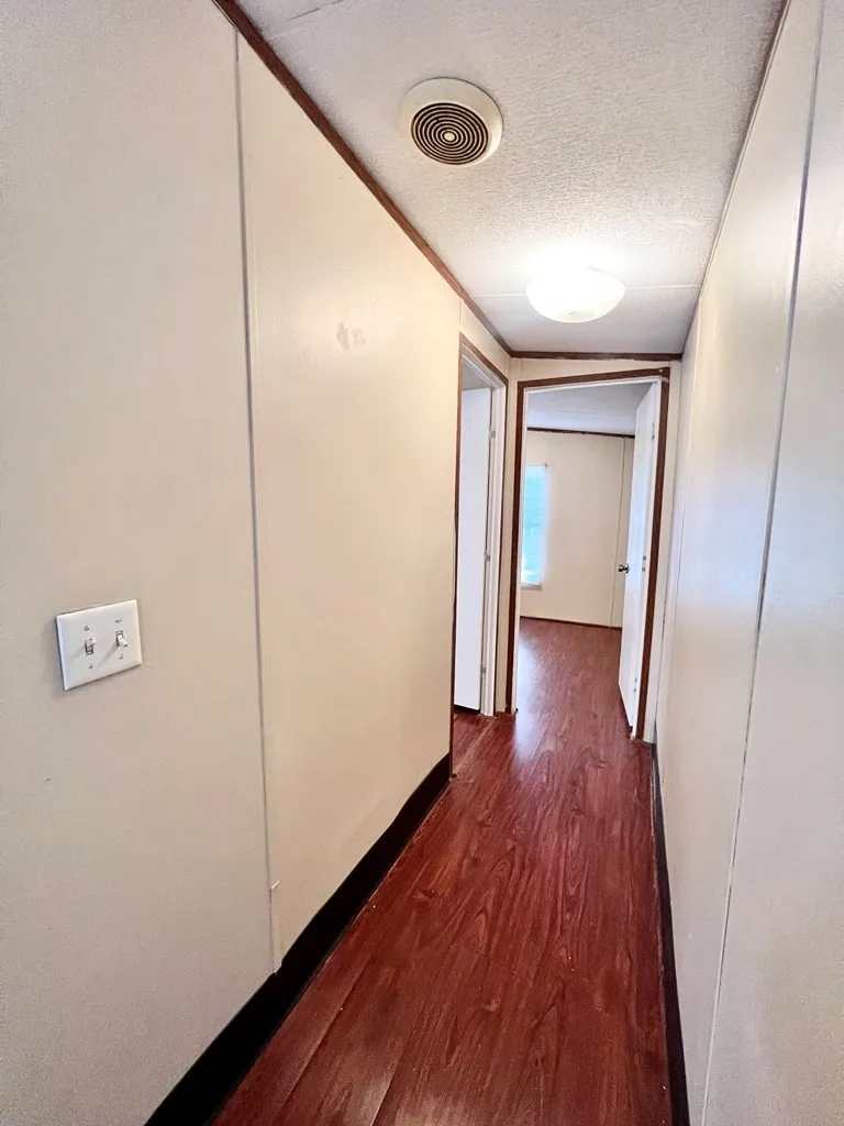 Mobile Home For Sale in Henderson County , 304 Wildwind Street, Gun Barrel City, Texas 75156, 3 Bedrooms, 1 Bathroom, Garage spaces, 754 Sqft, built in 2005, Price $119,900, mls#21269052, Real Estate Agent in Gun Barrel City, Homes For Sale in Henderson county, Homes For Sale in Gun Barrel City, Realtor in Gun Barrel City Texas, Real Estate Brokerage Independent Realty Texas, Luminita Cordes Realtor