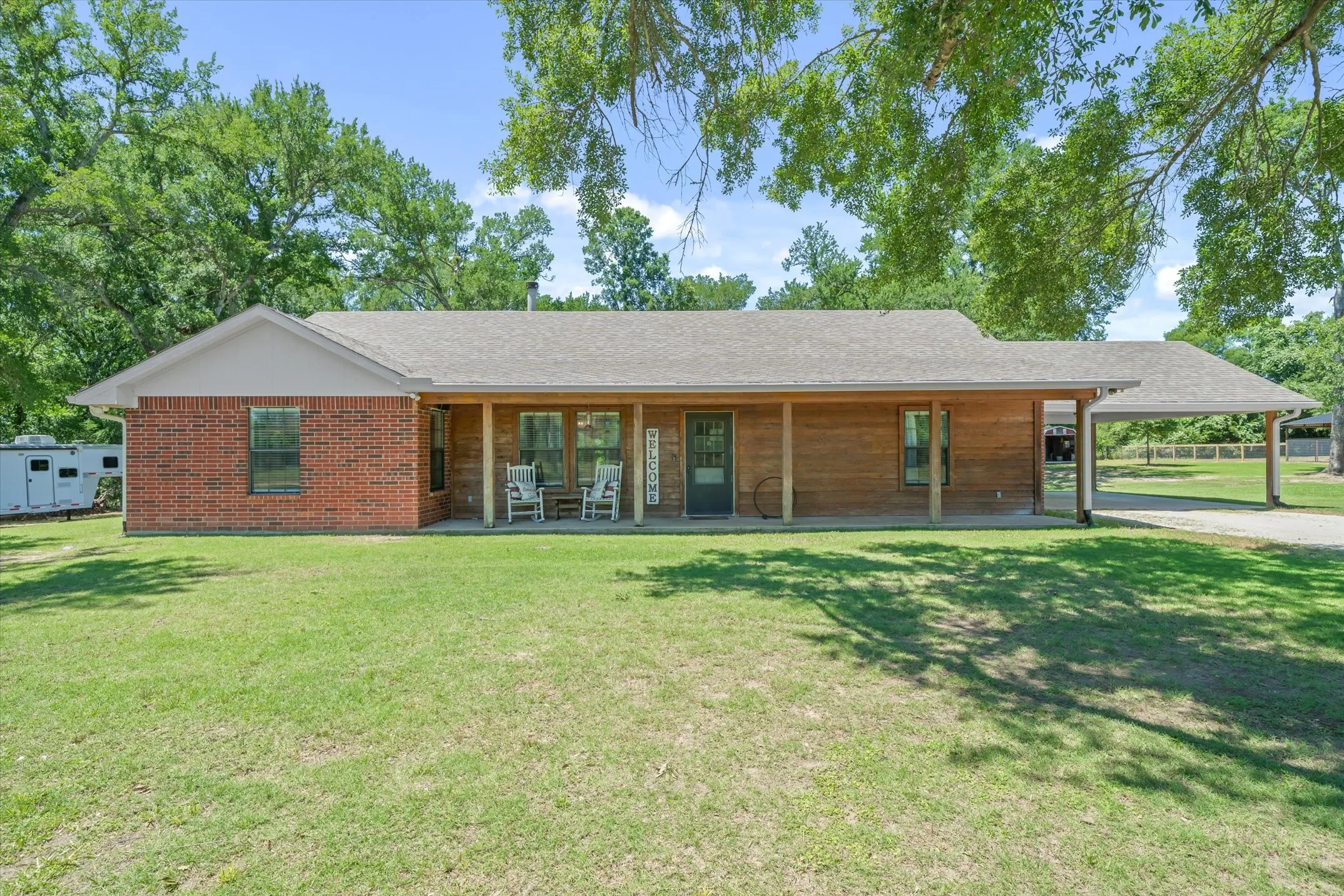Single Family Residence For Sale in Kaufman County , 6663 CLEARWATER RANCH Road, Wills Point, Texas 75169, 2 Bedrooms, 2 Bathrooms, Garage spaces, 1,966 Sqft, built in 1999, Price $999,900, mls#21271928, Real Estate Agent in Wills Point, Homes For Sale in Kaufman county, Homes For Sale in Wills Point, Realtor in Wills Point Texas, Real Estate Brokerage Independent Realty Texas, Luminita Cordes Realtor