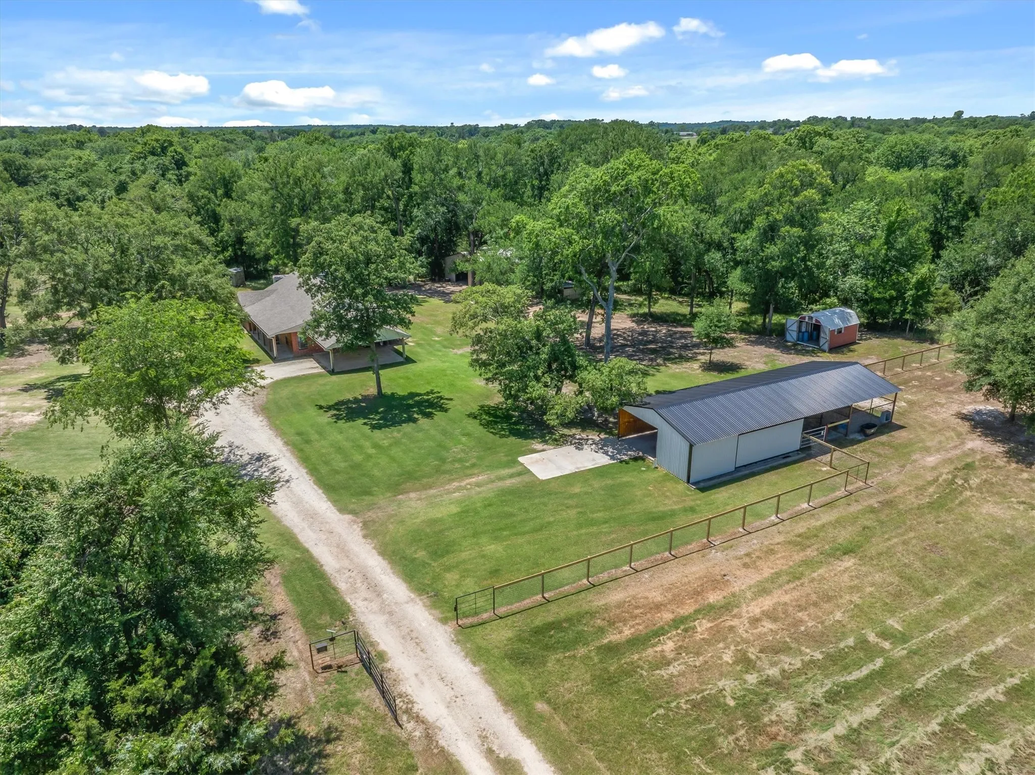 Single Family Residence For Sale in Kaufman County , 6663 CLEARWATER RANCH Road, Wills Point, Texas 75169, 2 Bedrooms, 2 Bathrooms, Garage spaces, 1,966 Sqft, built in 1999, Price $999,900, mls#21271928, Real Estate Agent in Wills Point, Homes For Sale in Kaufman county, Homes For Sale in Wills Point, Realtor in Wills Point Texas, Real Estate Brokerage Independent Realty Texas, Luminita Cordes Realtor