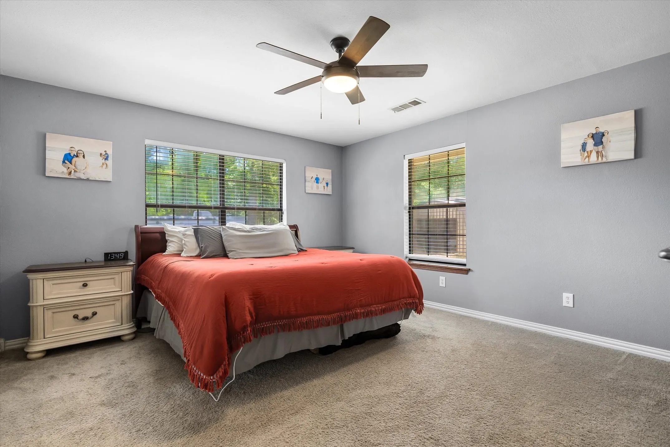 Single Family Residence For Sale in Kaufman County , 6663 CLEARWATER RANCH Road, Wills Point, Texas 75169, 2 Bedrooms, 2 Bathrooms, Garage spaces, 1,966 Sqft, built in 1999, Price $999,900, mls#21271928, Real Estate Agent in Wills Point, Homes For Sale in Kaufman county, Homes For Sale in Wills Point, Realtor in Wills Point Texas, Real Estate Brokerage Independent Realty Texas, Luminita Cordes Realtor