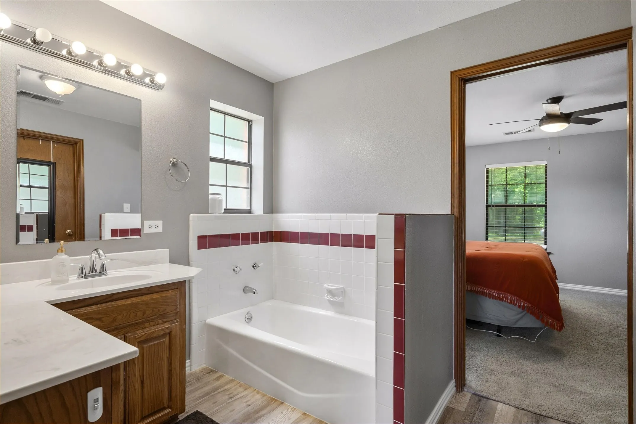 Single Family Residence For Sale in Kaufman County , 6663 CLEARWATER RANCH Road, Wills Point, Texas 75169, 2 Bedrooms, 2 Bathrooms, Garage spaces, 1,966 Sqft, built in 1999, Price $999,900, mls#21271928, Real Estate Agent in Wills Point, Homes For Sale in Kaufman county, Homes For Sale in Wills Point, Realtor in Wills Point Texas, Real Estate Brokerage Independent Realty Texas, Luminita Cordes Realtor
