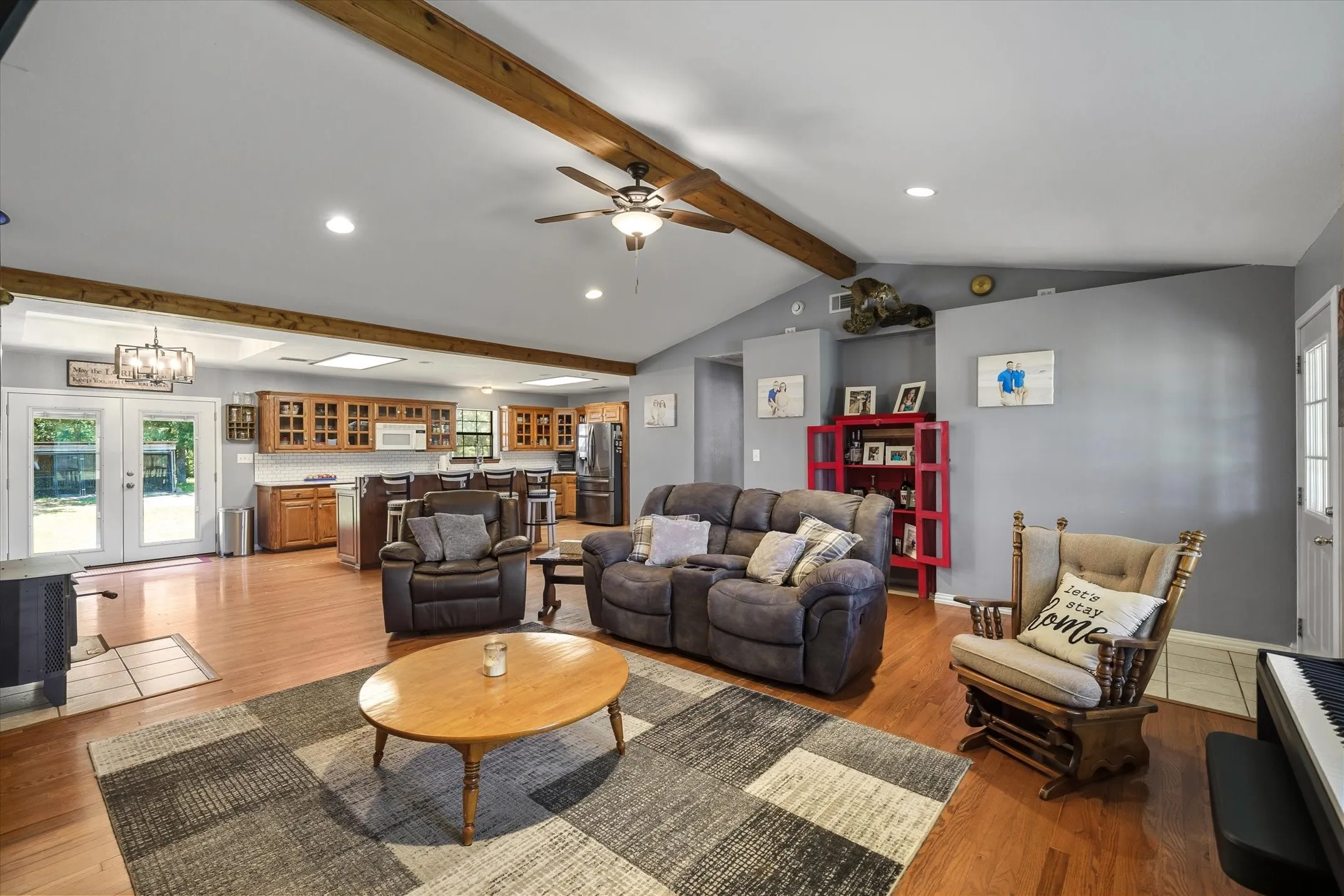 Single Family Residence For Sale in Kaufman County , 6663 CLEARWATER RANCH Road, Wills Point, Texas 75169, 2 Bedrooms, 2 Bathrooms, Garage spaces, 1,966 Sqft, built in 1999, Price $999,900, mls#21271928, Real Estate Agent in Wills Point, Homes For Sale in Kaufman county, Homes For Sale in Wills Point, Realtor in Wills Point Texas, Real Estate Brokerage Independent Realty Texas, Luminita Cordes Realtor