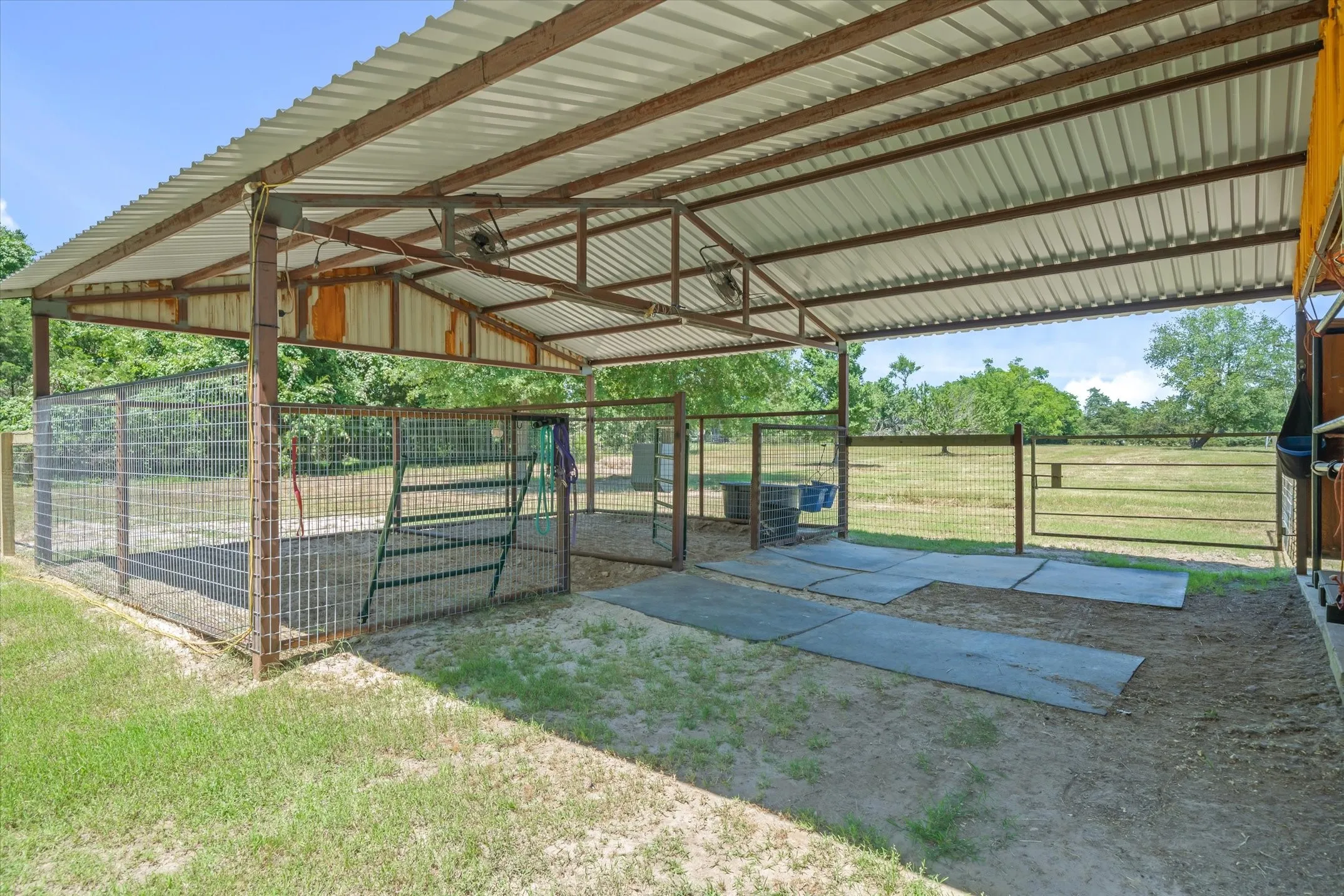 Single Family Residence For Sale in Kaufman County , 6663 CLEARWATER RANCH Road, Wills Point, Texas 75169, 2 Bedrooms, 2 Bathrooms, Garage spaces, 1,966 Sqft, built in 1999, Price $999,900, mls#21271928, Real Estate Agent in Wills Point, Homes For Sale in Kaufman county, Homes For Sale in Wills Point, Realtor in Wills Point Texas, Real Estate Brokerage Independent Realty Texas, Luminita Cordes Realtor