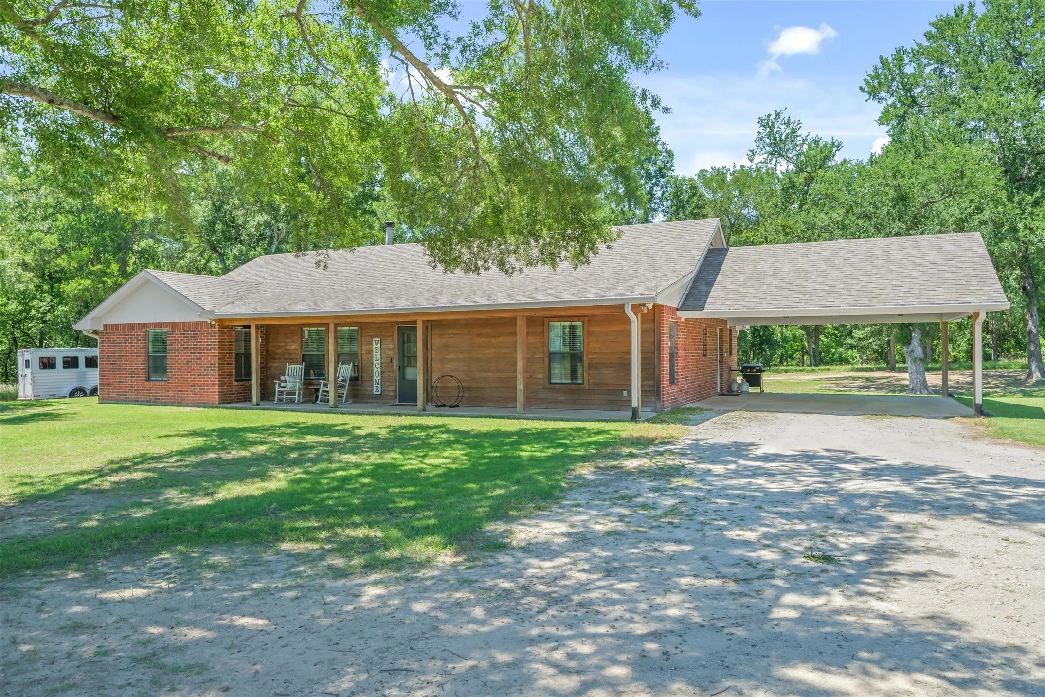 Single Family Residence For Sale in Kaufman County , 6663 CLEARWATER RANCH Road, Wills Point, Texas 75169, 2 Bedrooms, 2 Bathrooms, Garage spaces, 1,966 Sqft, built in 1999, Price $999,900, mls#21271928, Real Estate Agent in Wills Point, Homes For Sale in Kaufman county, Homes For Sale in Wills Point, Realtor in Wills Point Texas, Real Estate Brokerage Independent Realty Texas, Luminita Cordes Realtor