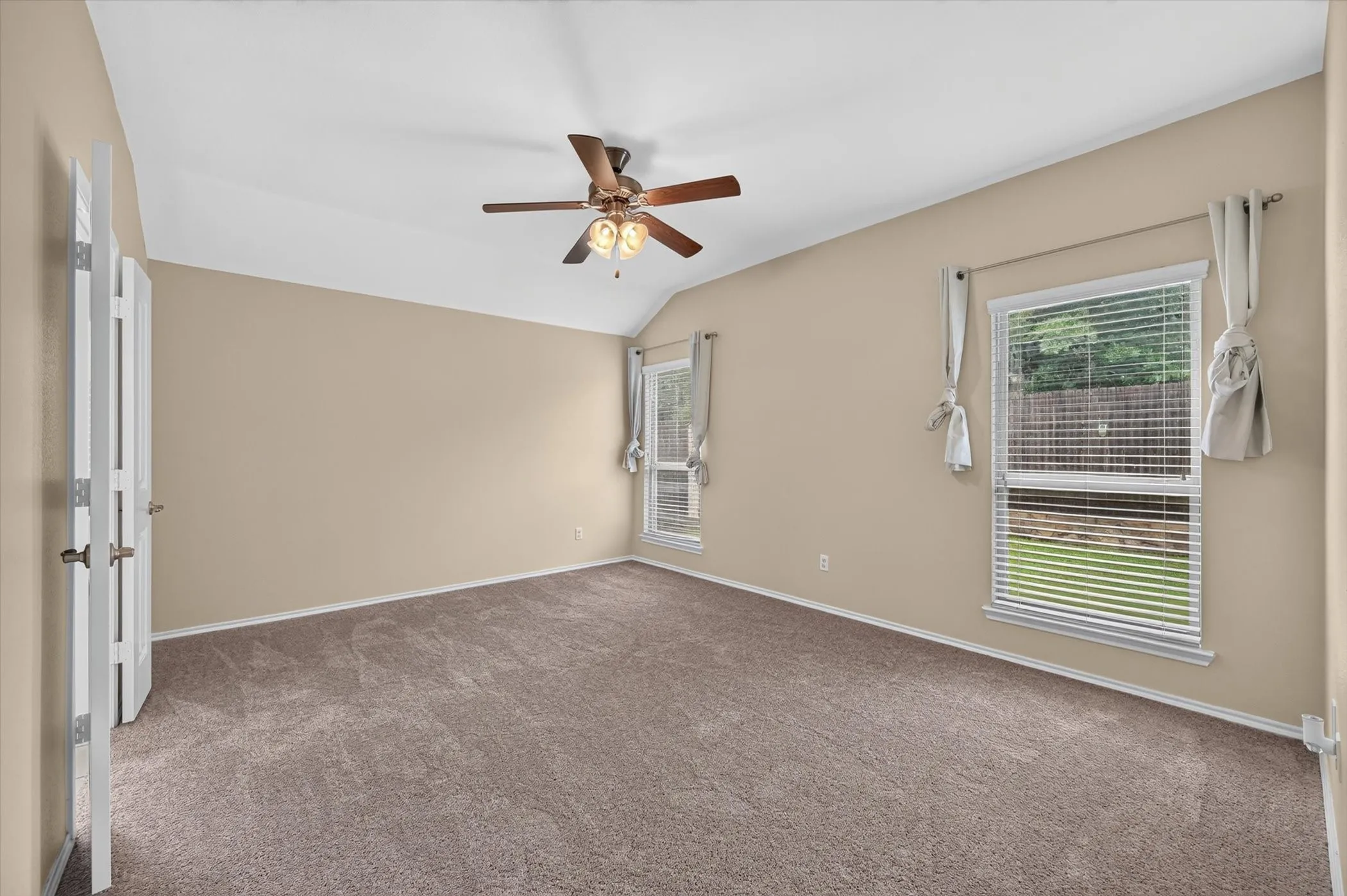 Single Family Residence For Sale in Denton County , 1325 Cheyenne Drive, Aubrey, Texas 76227, 3 Bedroom, 2 Bathroom, 2 Garage spaces, 1,421 Sqft, built in 2015, mls#21271438, Real Estate Agent in Aubrey, Homes For Sale in Denton county, Homes For Sale in Aubrey, Realtor in Aubrey Texas, Real Estate Brokerage Independent Realty Texas, Luminita Cordes Realtor