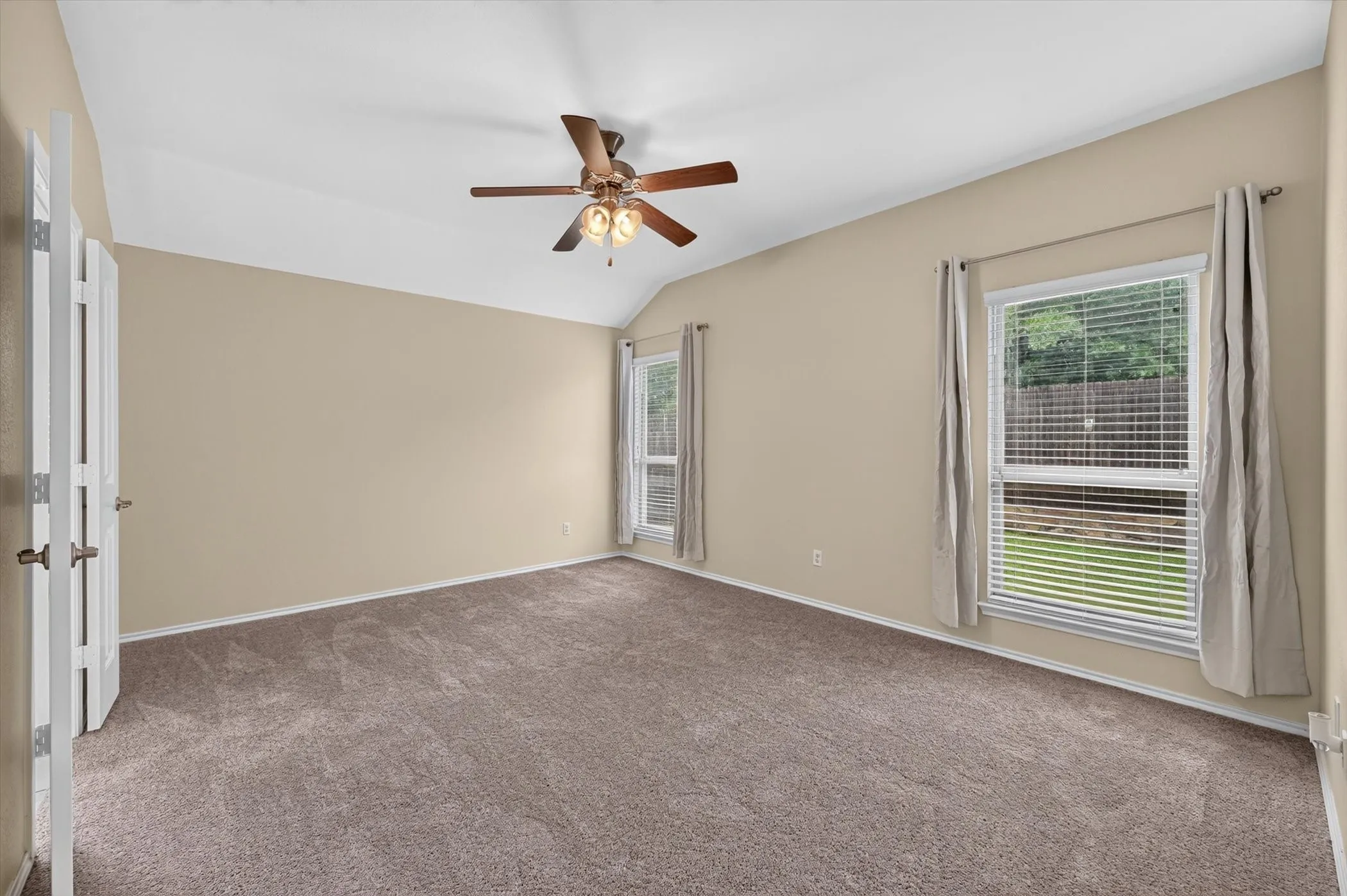 Single Family Residence For Sale in Denton County , 1325 Cheyenne Drive, Aubrey, Texas 76227, 3 Bedroom, 2 Bathroom, 2 Garage spaces, 1,421 Sqft, built in 2015, mls#21271438, Real Estate Agent in Aubrey, Homes For Sale in Denton county, Homes For Sale in Aubrey, Realtor in Aubrey Texas, Real Estate Brokerage Independent Realty Texas, Luminita Cordes Realtor