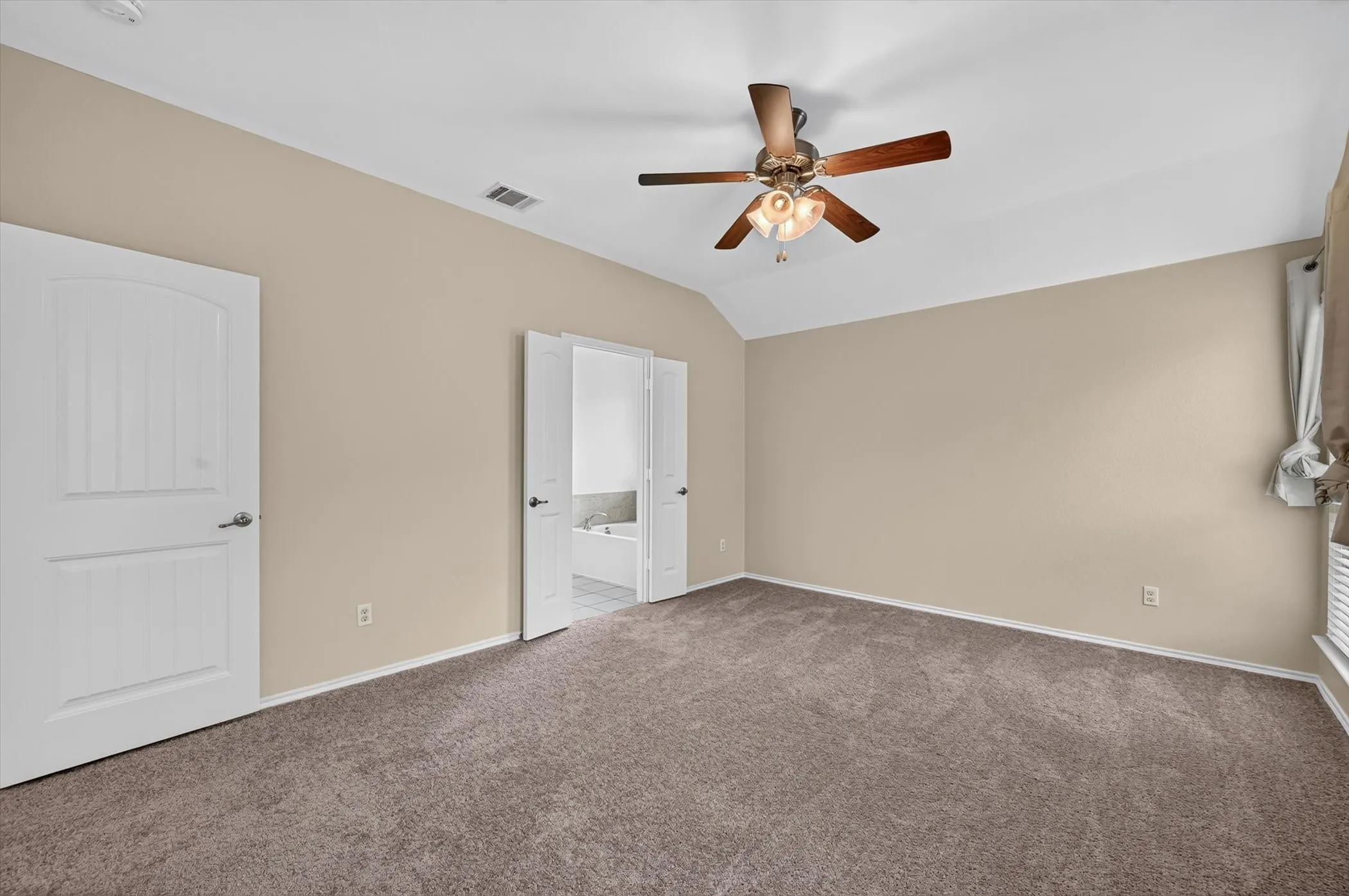 Single Family Residence For Sale in Denton County , 1325 Cheyenne Drive, Aubrey, Texas 76227, 3 Bedroom, 2 Bathroom, 2 Garage spaces, 1,421 Sqft, built in 2015, mls#21271438, Real Estate Agent in Aubrey, Homes For Sale in Denton county, Homes For Sale in Aubrey, Realtor in Aubrey Texas, Real Estate Brokerage Independent Realty Texas, Luminita Cordes Realtor