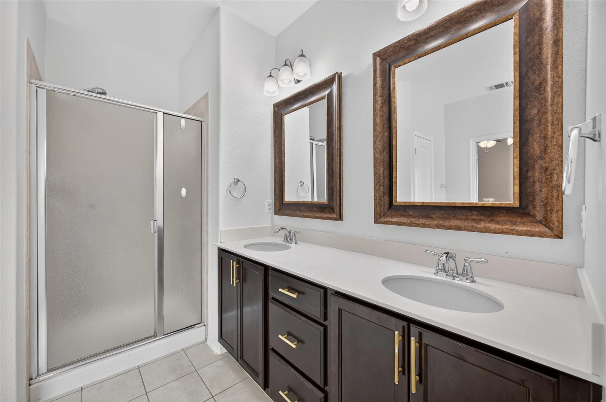 Single Family Residence For Sale in Denton County , 1325 Cheyenne Drive, Aubrey, Texas 76227, 3 Bedroom, 2 Bathroom, 2 Garage spaces, 1,421 Sqft, built in 2015, mls#21271438, Real Estate Agent in Aubrey, Homes For Sale in Denton county, Homes For Sale in Aubrey, Realtor in Aubrey Texas, Real Estate Brokerage Independent Realty Texas, Luminita Cordes Realtor