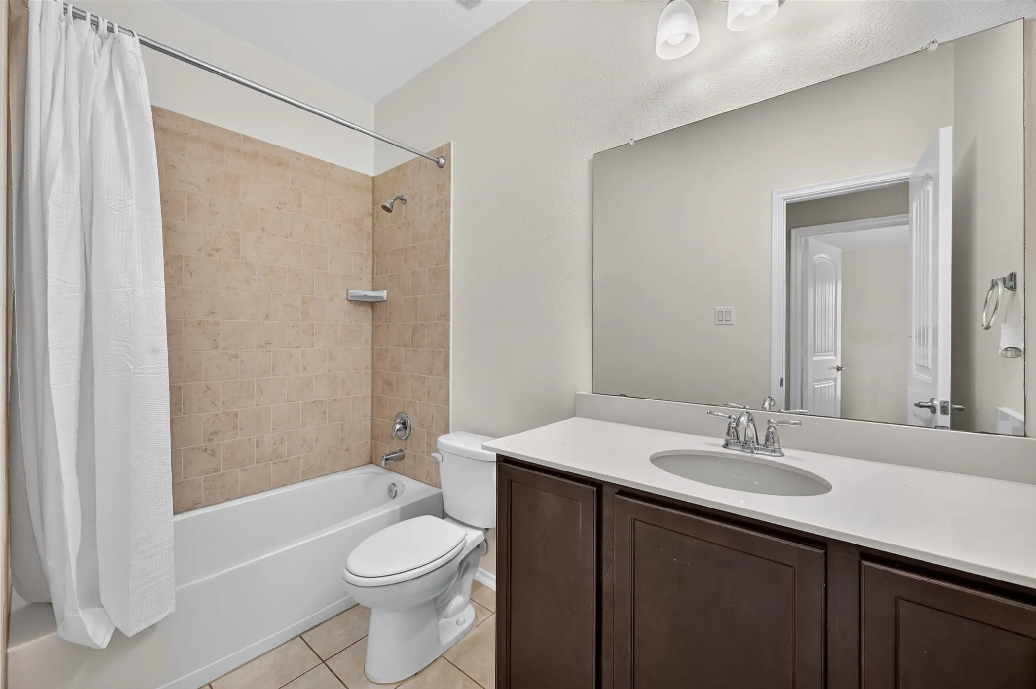 Single Family Residence For Sale in Denton County , 1325 Cheyenne Drive, Aubrey, Texas 76227, 3 Bedroom, 2 Bathroom, 2 Garage spaces, 1,421 Sqft, built in 2015, mls#21271438, Real Estate Agent in Aubrey, Homes For Sale in Denton county, Homes For Sale in Aubrey, Realtor in Aubrey Texas, Real Estate Brokerage Independent Realty Texas, Luminita Cordes Realtor