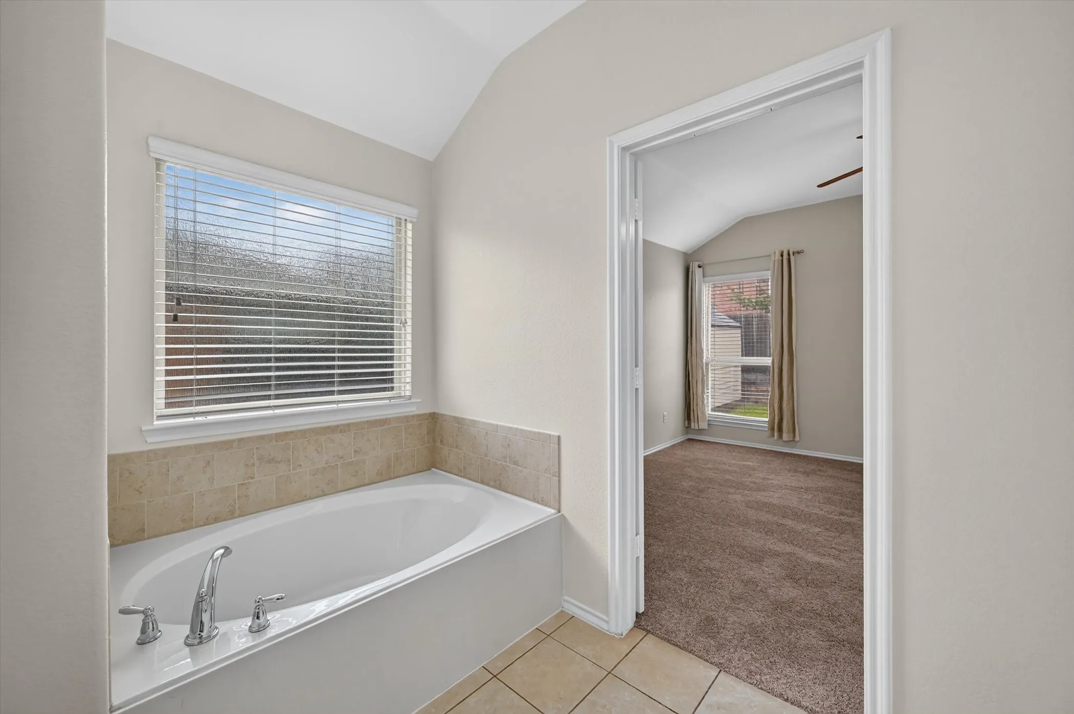 Single Family Residence For Sale in Denton County , 1325 Cheyenne Drive, Aubrey, Texas 76227, 3 Bedroom, 2 Bathroom, 2 Garage spaces, 1,421 Sqft, built in 2015, mls#21271438, Real Estate Agent in Aubrey, Homes For Sale in Denton county, Homes For Sale in Aubrey, Realtor in Aubrey Texas, Real Estate Brokerage Independent Realty Texas, Luminita Cordes Realtor