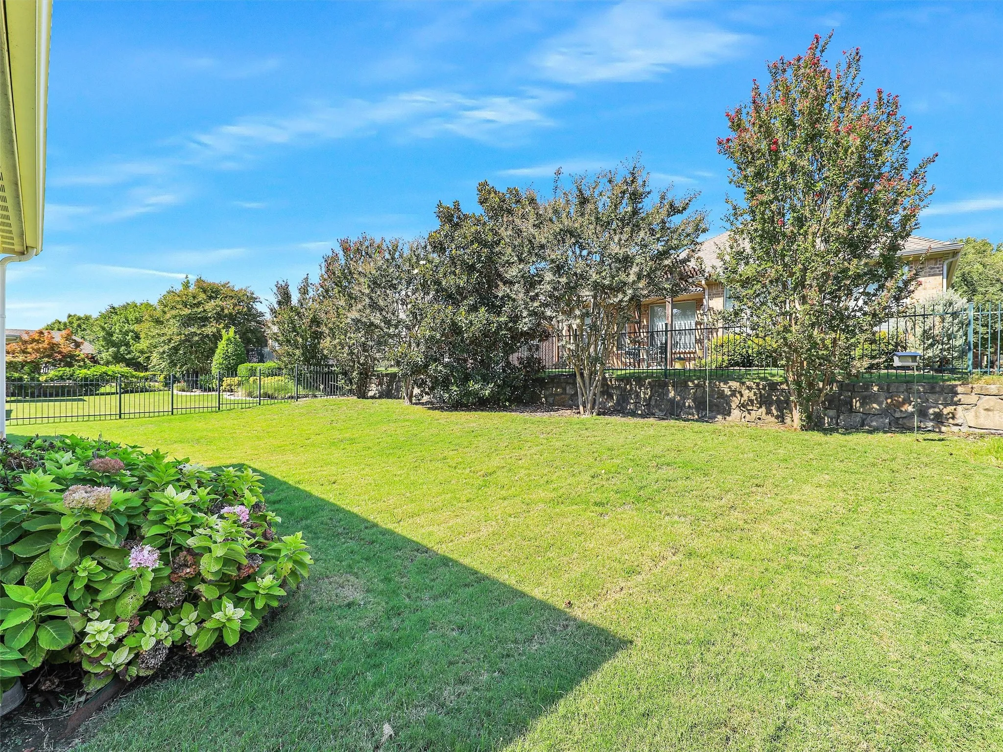 Single Family Residence For Sale in Denton County , 248 Burnswick Isles Way, Frisco, Texas 75036, 2 Bedroom, 2 Bathroom, 2 Garage spaces, 2,240 Sqft, built in 2006, mls#21271968, Real Estate Agent in Frisco, Homes For Sale in Denton county, Homes For Sale in Frisco, Realtor in Frisco Texas, Real Estate Brokerage Independent Realty Texas, Luminita Cordes Realtor