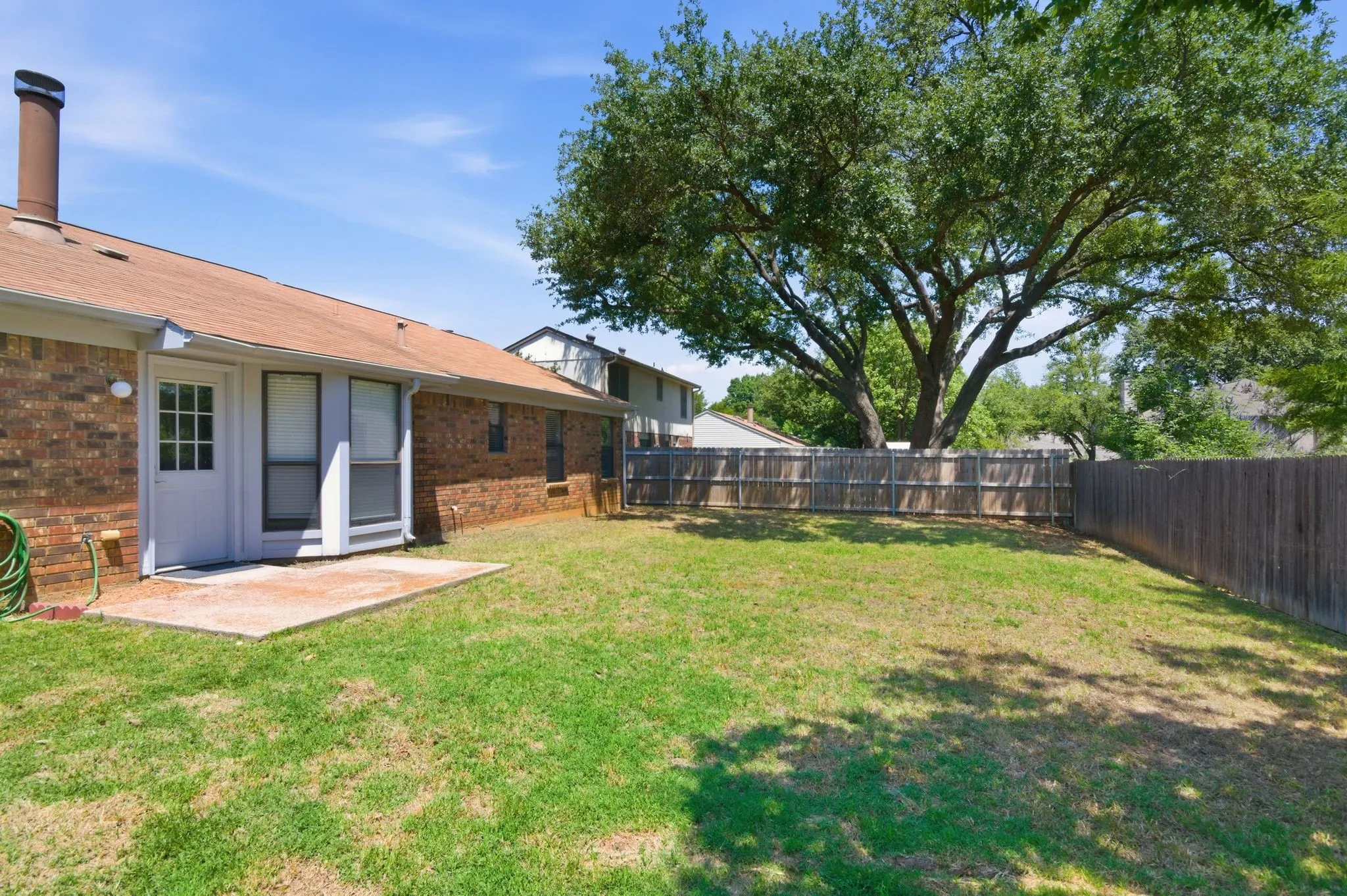 Single Family Residence For Sale in Tarrant County , 516 Winter Wood Drive, Grapevine, Texas 76051, 3 Bedrooms, 2 Bathrooms, 2 Garage spaces, 1,281 Sqft, built in 1985, Price $399,900, mls#21270633, Real Estate Agent in Grapevine, Homes For Sale in Tarrant county, Homes For Sale in Grapevine, Realtor in Grapevine Texas, Real Estate Brokerage Independent Realty Texas, Luminita Cordes Realtor