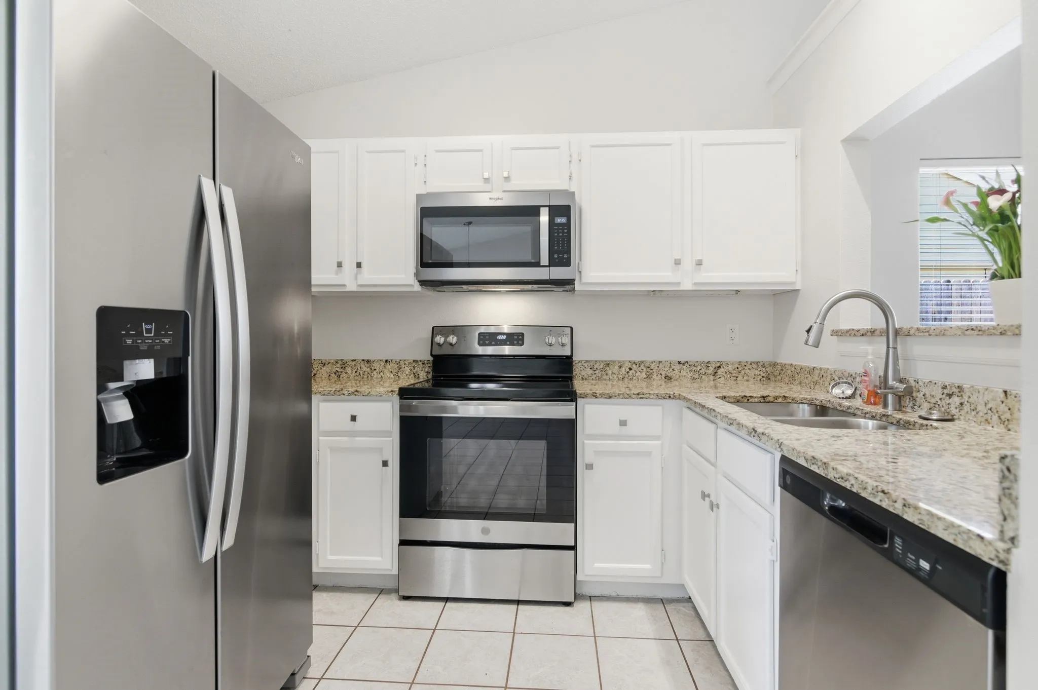 Single Family Residence For Sale in Tarrant County , 516 Winter Wood Drive, Grapevine, Texas 76051, 3 Bedrooms, 2 Bathrooms, 2 Garage spaces, 1,281 Sqft, built in 1985, Price $399,900, mls#21270633, Real Estate Agent in Grapevine, Homes For Sale in Tarrant county, Homes For Sale in Grapevine, Realtor in Grapevine Texas, Real Estate Brokerage Independent Realty Texas, Luminita Cordes Realtor