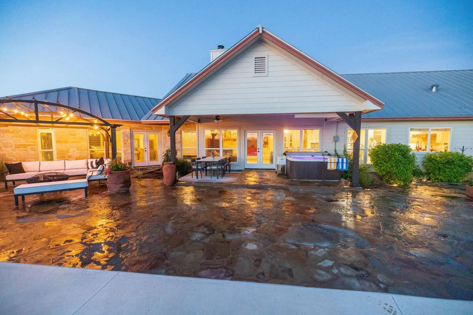 Farm For Sale in Williamson County , 1125 County Road 230, Florence, Texas 76527, 4 Bedroom, 4 Bathroom, 3 Garage spaces, 3,340 Sqft, built in 2008, mls#21271971, Real Estate Agent in Florence, Homes For Sale in Williamson county, Homes For Sale in Florence, Realtor in Florence Texas, Real Estate Brokerage Independent Realty Texas, Luminita Cordes Realtor