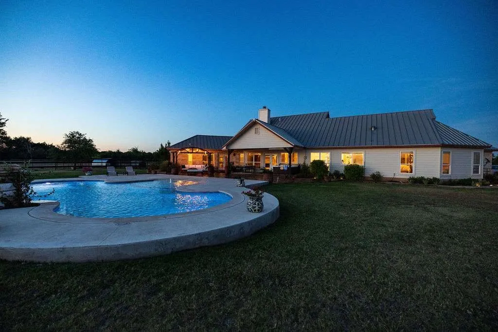 Farm For Sale in Williamson County , 1125 County Road 230, Florence, Texas 76527, 4 Bedroom, 4 Bathroom, 3 Garage spaces, 3,340 Sqft, built in 2008, mls#21271971, Real Estate Agent in Florence, Homes For Sale in Williamson county, Homes For Sale in Florence, Realtor in Florence Texas, Real Estate Brokerage Independent Realty Texas, Luminita Cordes Realtor