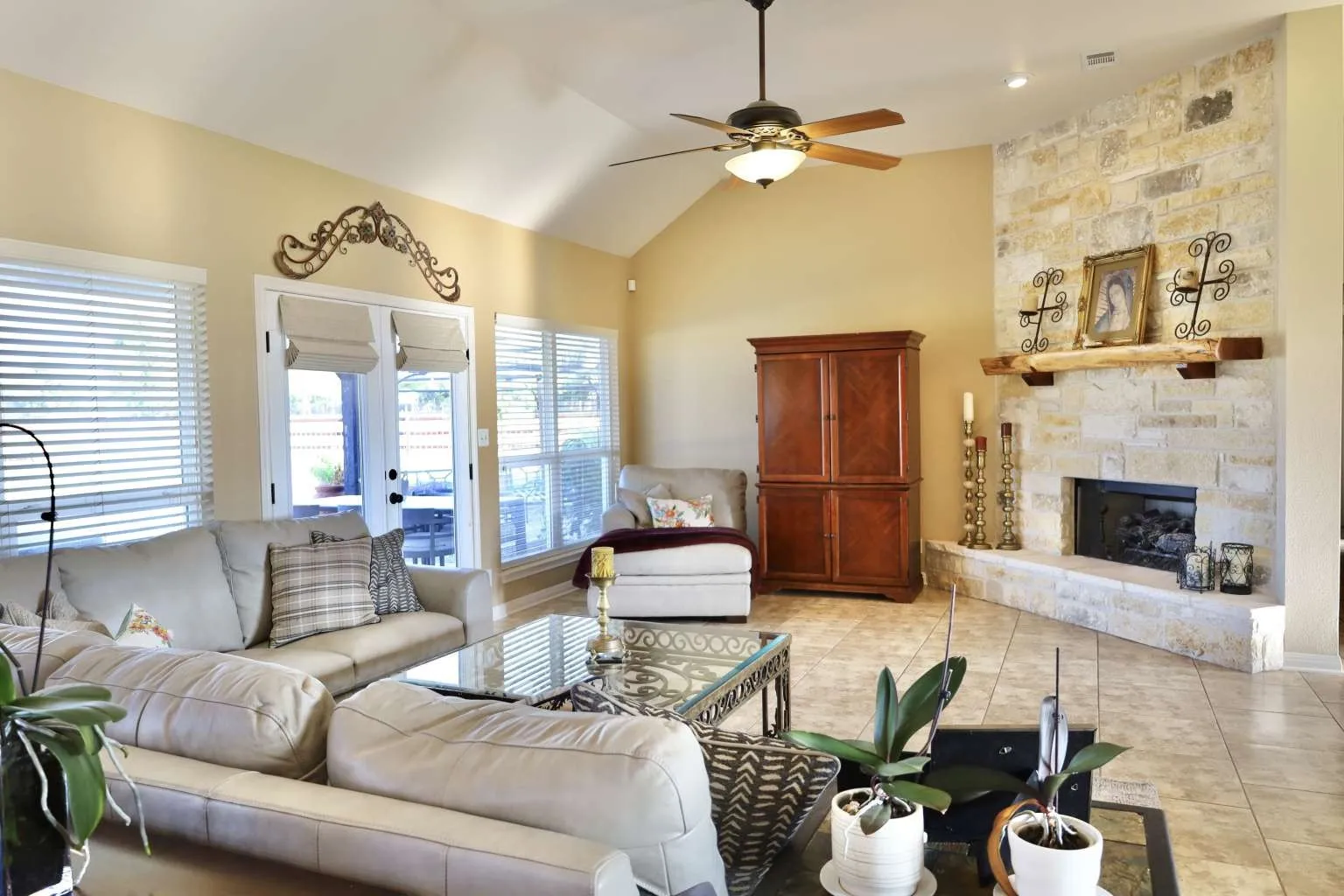 Farm For Sale in Williamson County , 1125 County Road 230, Florence, Texas 76527, 4 Bedroom, 4 Bathroom, 3 Garage spaces, 3,340 Sqft, built in 2008, mls#21271971, Real Estate Agent in Florence, Homes For Sale in Williamson county, Homes For Sale in Florence, Realtor in Florence Texas, Real Estate Brokerage Independent Realty Texas, Luminita Cordes Realtor