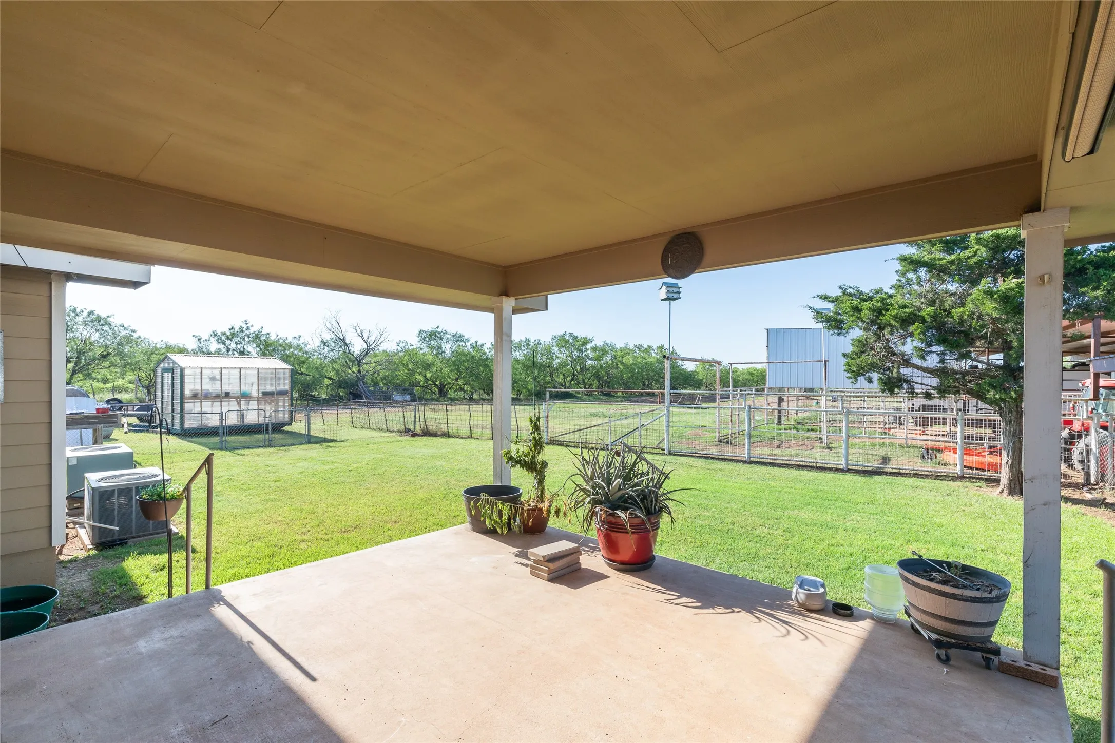 Single Family Residence For Sale in Callahan County , 12085 County Road 250, Clyde, Texas 79510, 3 Bedroom, 3 Bathroom, Garage spaces, 3,020 Sqft, built in 2006, mls#21271011, Real Estate Agent in Clyde, Homes For Sale in Callahan county, Homes For Sale in Clyde, Realtor in Clyde Texas, Real Estate Brokerage Independent Realty Texas, Luminita Cordes Realtor