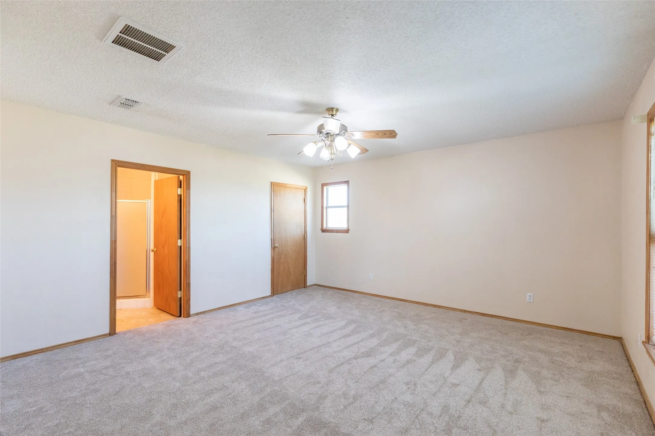 Single Family Residence For Sale in Callahan County , 12085 County Road 250, Clyde, Texas 79510, 3 Bedroom, 3 Bathroom, Garage spaces, 3,020 Sqft, built in 2006, mls#21271011, Real Estate Agent in Clyde, Homes For Sale in Callahan county, Homes For Sale in Clyde, Realtor in Clyde Texas, Real Estate Brokerage Independent Realty Texas, Luminita Cordes Realtor