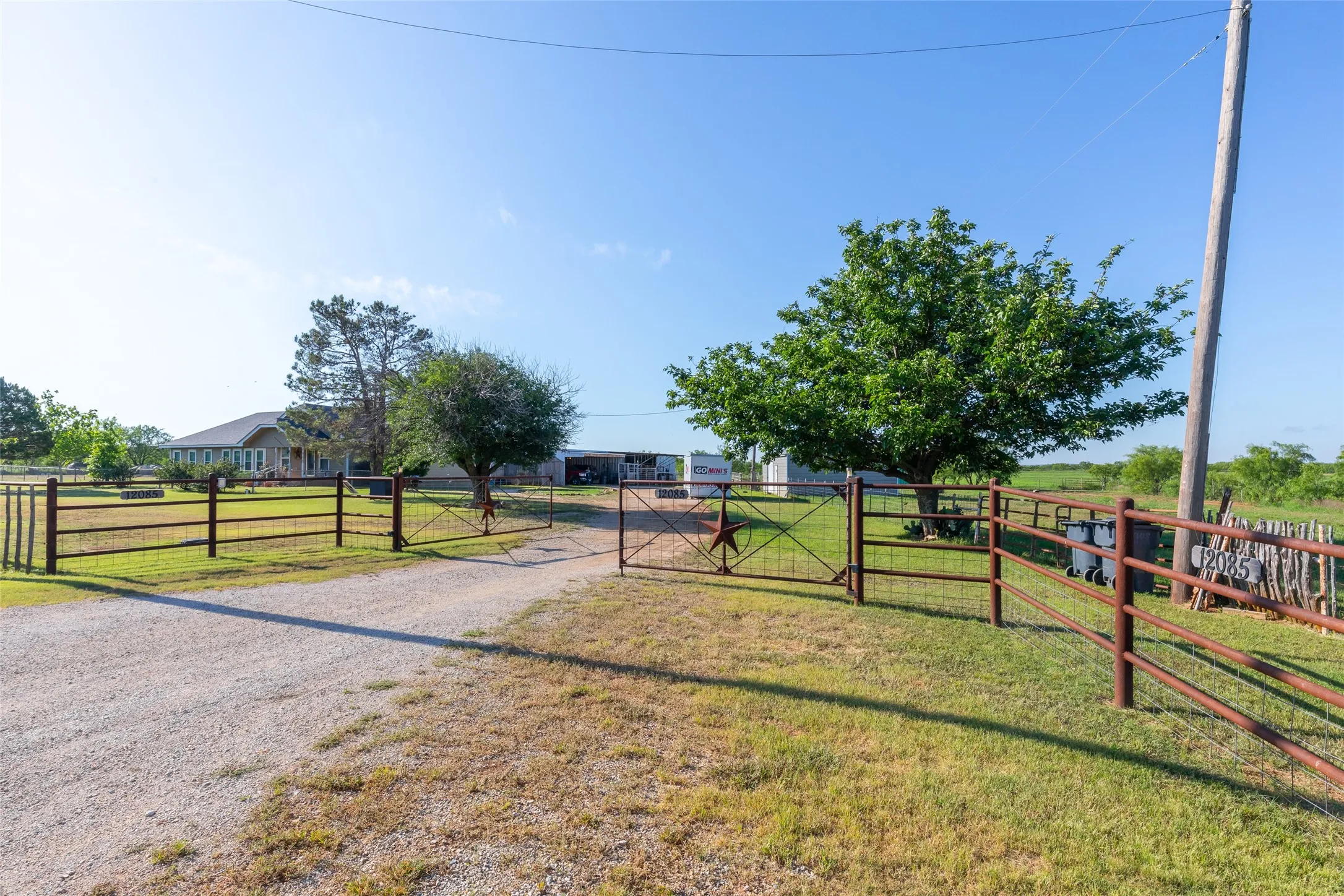 Single Family Residence For Sale in Callahan County , 12085 County Road 250, Clyde, Texas 79510, 3 Bedroom, 3 Bathroom, Garage spaces, 3,020 Sqft, built in 2006, mls#21271011, Real Estate Agent in Clyde, Homes For Sale in Callahan county, Homes For Sale in Clyde, Realtor in Clyde Texas, Real Estate Brokerage Independent Realty Texas, Luminita Cordes Realtor