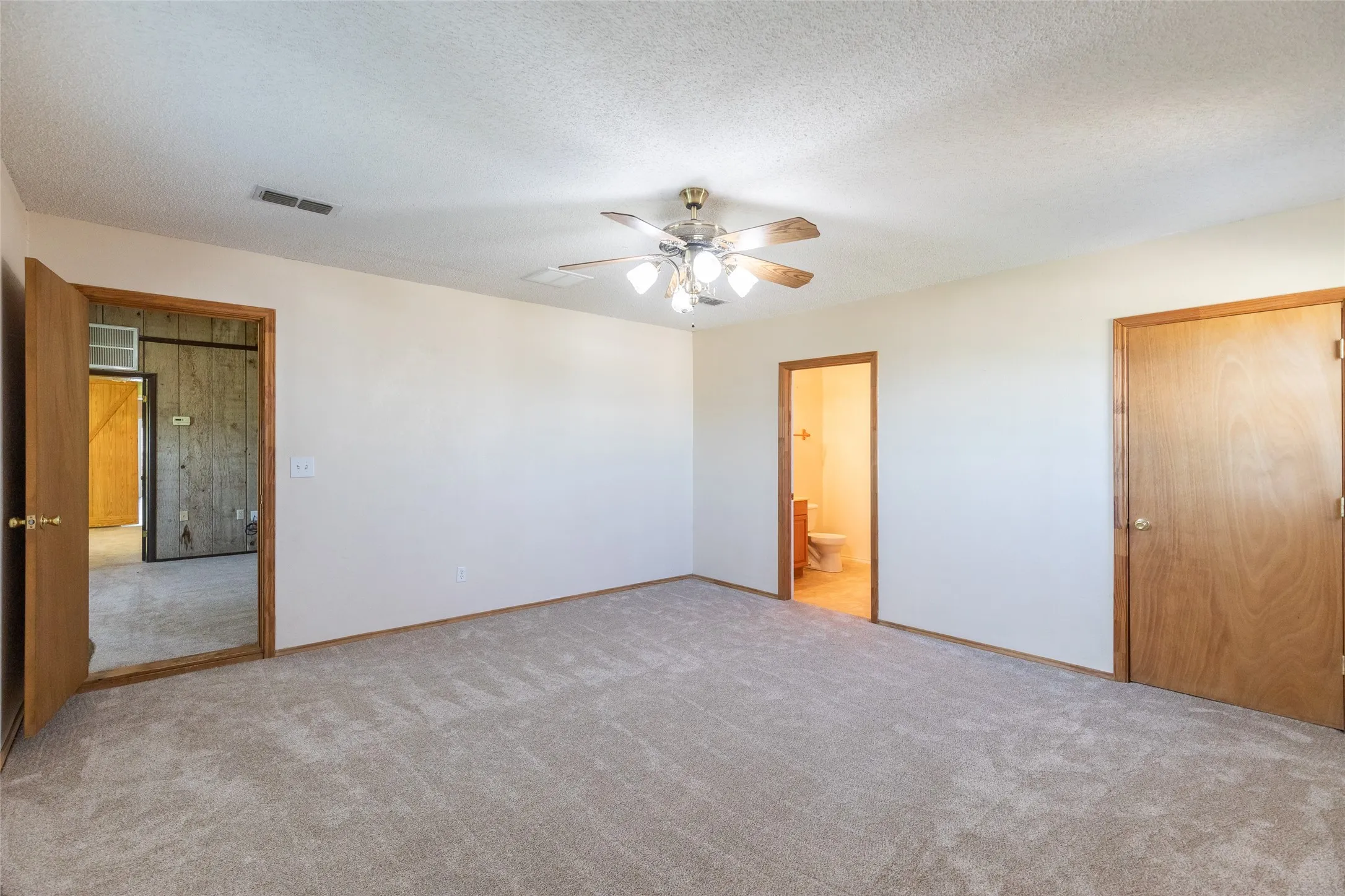 Single Family Residence For Sale in Callahan County , 12085 County Road 250, Clyde, Texas 79510, 3 Bedroom, 3 Bathroom, Garage spaces, 3,020 Sqft, built in 2006, mls#21271011, Real Estate Agent in Clyde, Homes For Sale in Callahan county, Homes For Sale in Clyde, Realtor in Clyde Texas, Real Estate Brokerage Independent Realty Texas, Luminita Cordes Realtor