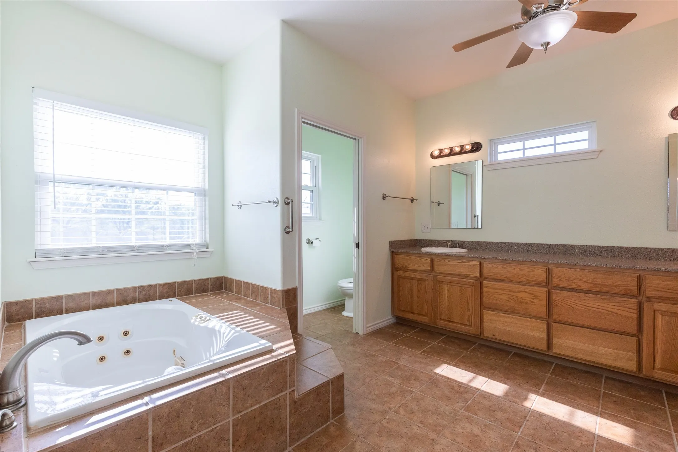Single Family Residence For Sale in Callahan County , 12085 County Road 250, Clyde, Texas 79510, 3 Bedroom, 3 Bathroom, Garage spaces, 3,020 Sqft, built in 2006, mls#21271011, Real Estate Agent in Clyde, Homes For Sale in Callahan county, Homes For Sale in Clyde, Realtor in Clyde Texas, Real Estate Brokerage Independent Realty Texas, Luminita Cordes Realtor