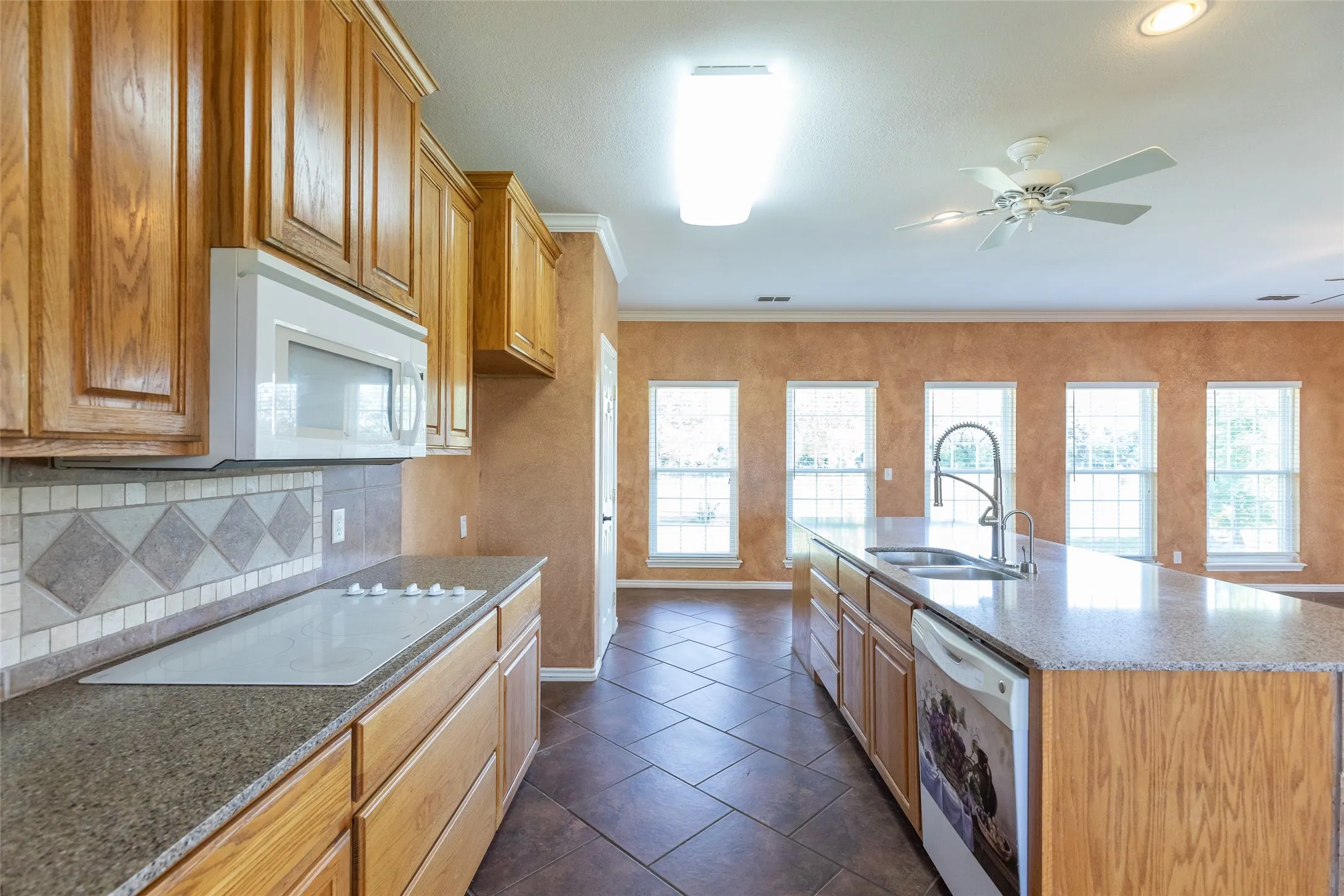 Single Family Residence For Sale in Callahan County , 12085 County Road 250, Clyde, Texas 79510, 3 Bedroom, 3 Bathroom, Garage spaces, 3,020 Sqft, built in 2006, mls#21271011, Real Estate Agent in Clyde, Homes For Sale in Callahan county, Homes For Sale in Clyde, Realtor in Clyde Texas, Real Estate Brokerage Independent Realty Texas, Luminita Cordes Realtor