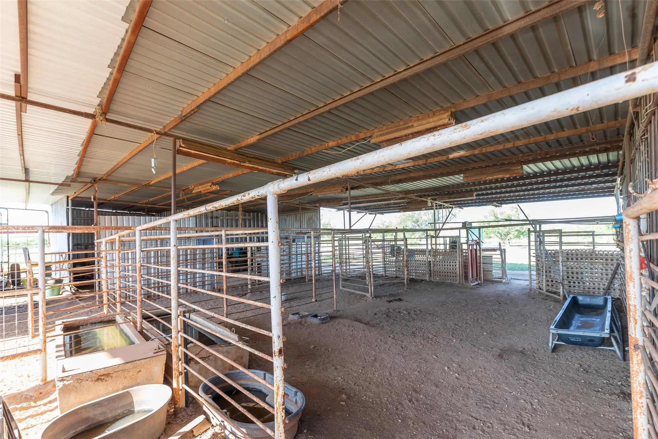 Single Family Residence For Sale in Callahan County , 12085 County Road 250, Clyde, Texas 79510, 3 Bedroom, 3 Bathroom, Garage spaces, 3,020 Sqft, built in 2006, mls#21271011, Real Estate Agent in Clyde, Homes For Sale in Callahan county, Homes For Sale in Clyde, Realtor in Clyde Texas, Real Estate Brokerage Independent Realty Texas, Luminita Cordes Realtor