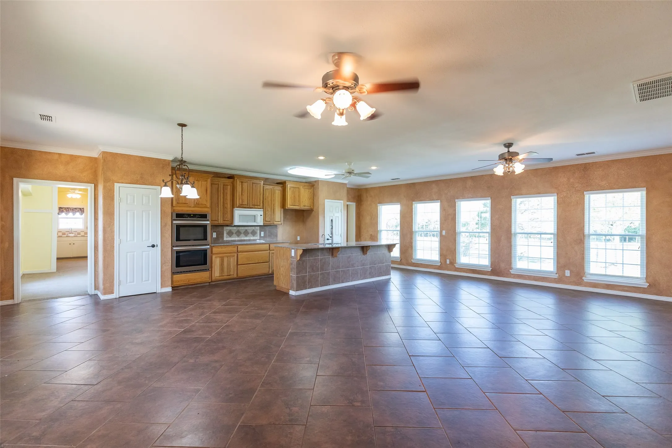 Single Family Residence For Sale in Callahan County , 12085 County Road 250, Clyde, Texas 79510, 3 Bedroom, 3 Bathroom, Garage spaces, 3,020 Sqft, built in 2006, mls#21271011, Real Estate Agent in Clyde, Homes For Sale in Callahan county, Homes For Sale in Clyde, Realtor in Clyde Texas, Real Estate Brokerage Independent Realty Texas, Luminita Cordes Realtor