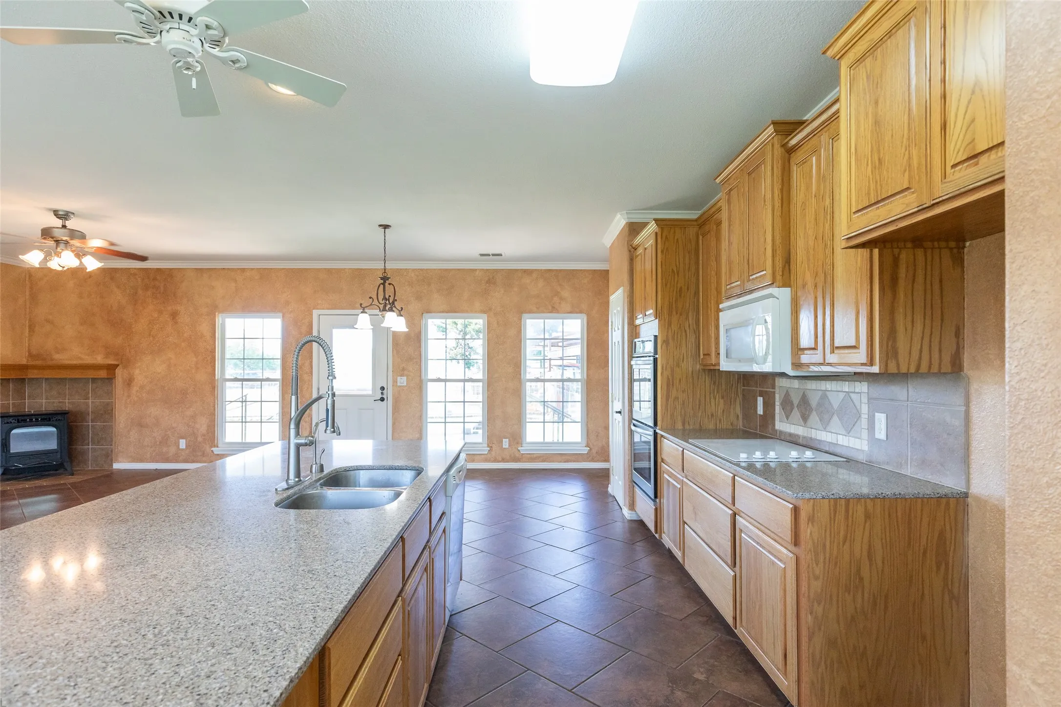 Single Family Residence For Sale in Callahan County , 12085 County Road 250, Clyde, Texas 79510, 3 Bedroom, 3 Bathroom, Garage spaces, 3,020 Sqft, built in 2006, mls#21271011, Real Estate Agent in Clyde, Homes For Sale in Callahan county, Homes For Sale in Clyde, Realtor in Clyde Texas, Real Estate Brokerage Independent Realty Texas, Luminita Cordes Realtor