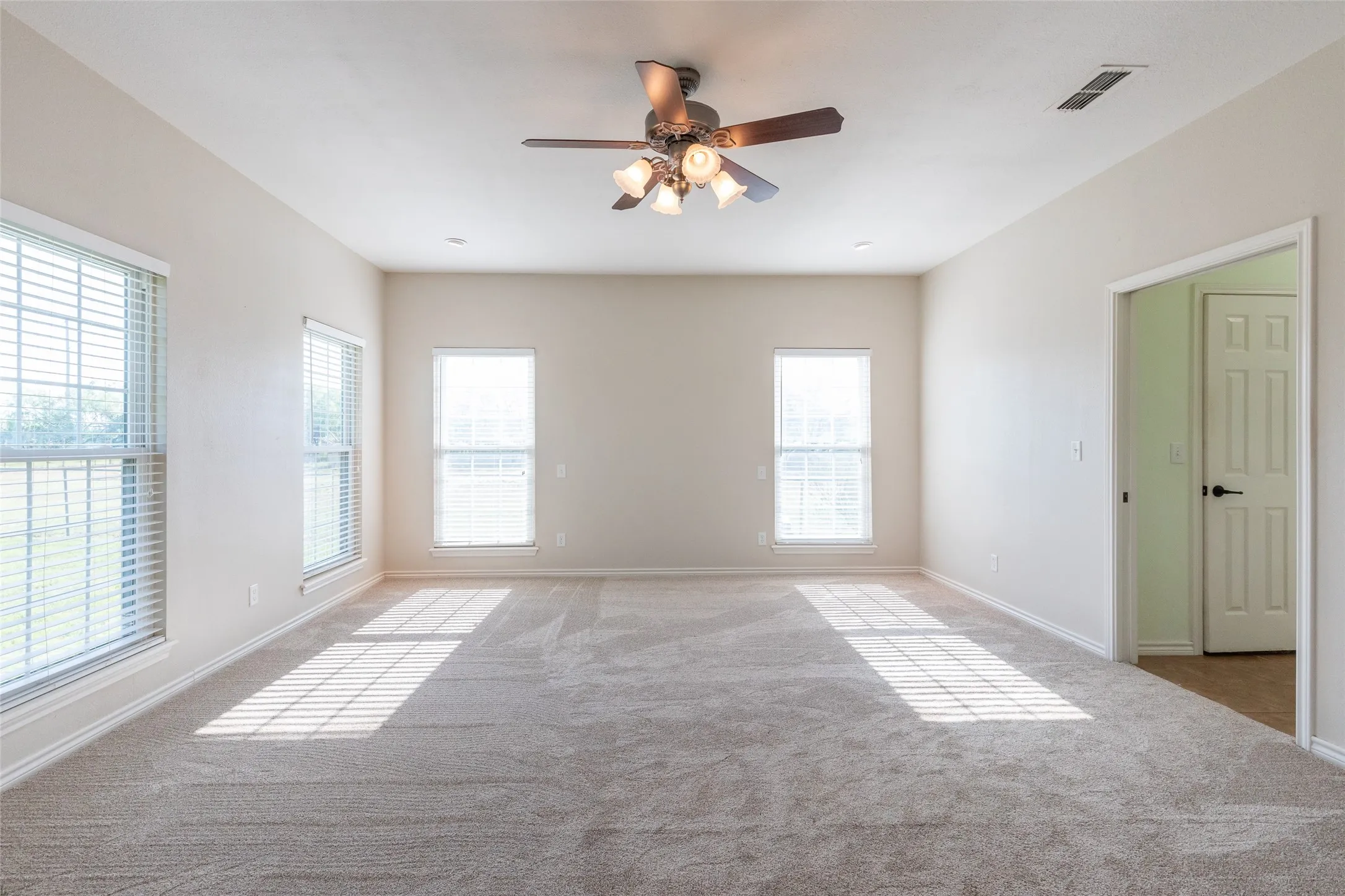 Single Family Residence For Sale in Callahan County , 12085 County Road 250, Clyde, Texas 79510, 3 Bedroom, 3 Bathroom, Garage spaces, 3,020 Sqft, built in 2006, mls#21271011, Real Estate Agent in Clyde, Homes For Sale in Callahan county, Homes For Sale in Clyde, Realtor in Clyde Texas, Real Estate Brokerage Independent Realty Texas, Luminita Cordes Realtor