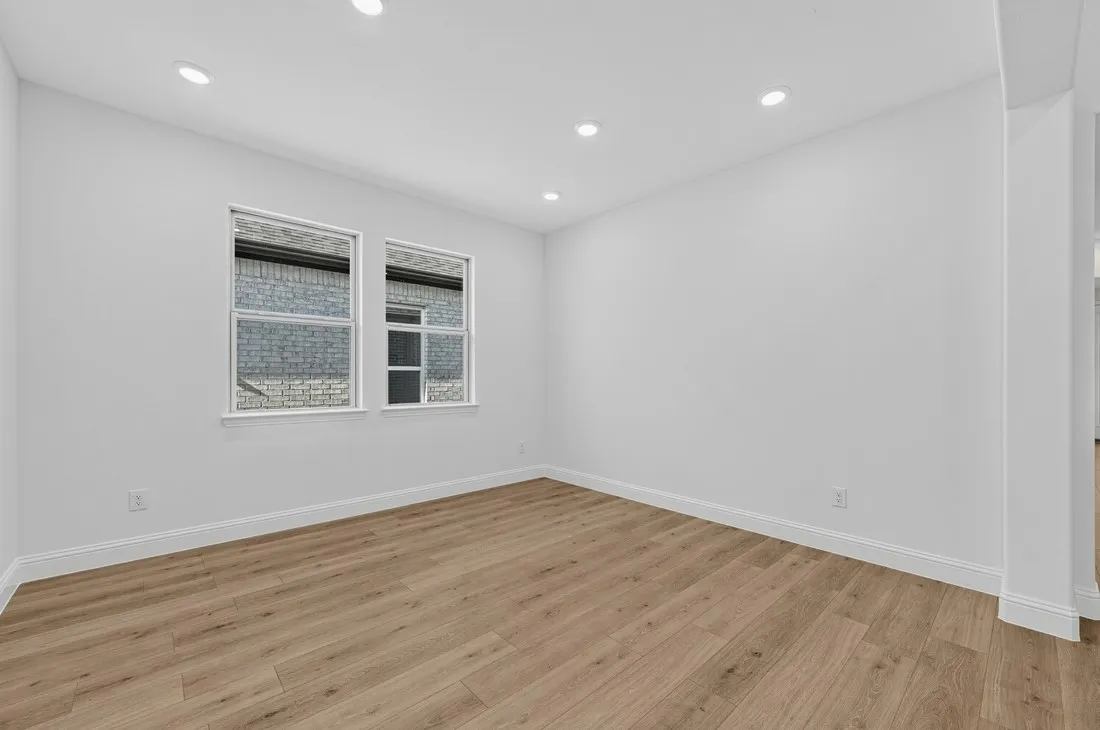 542 Chatham Street ~ Ready Now