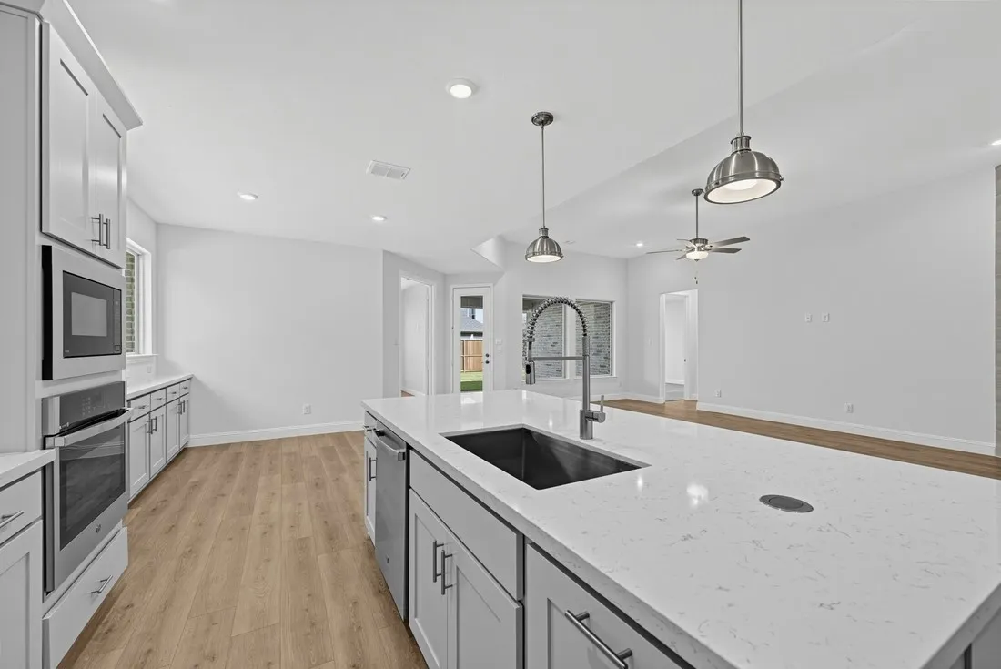 542 Chatham Street ~ Ready Now