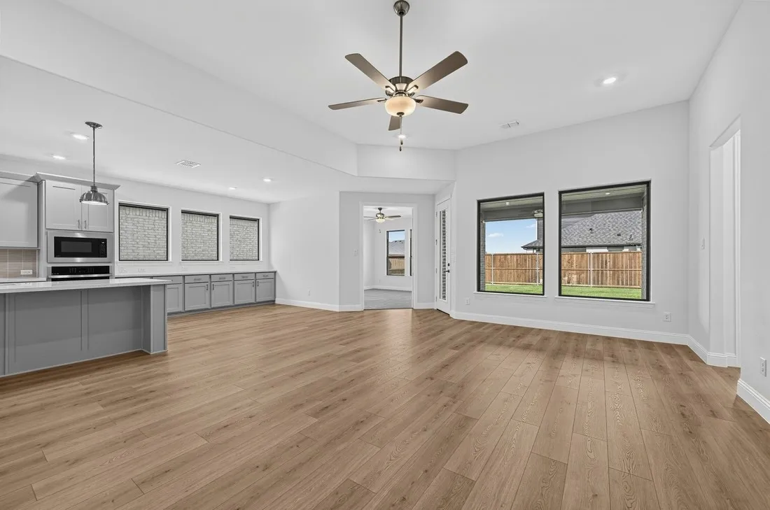 542 Chatham Street ~ Ready Now