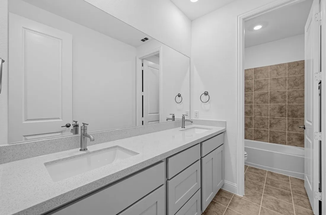542 Chatham Street ~ Ready Now