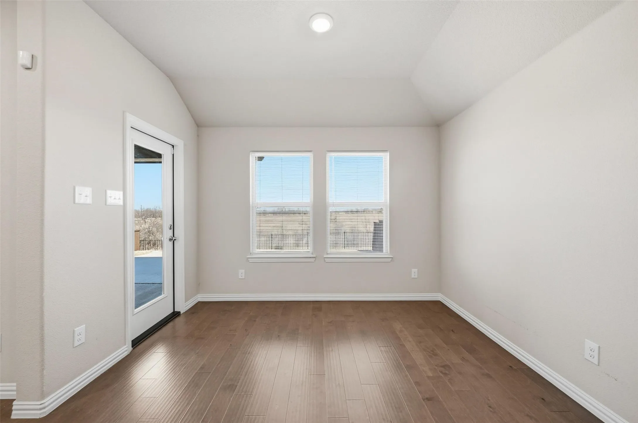 Single Family Residence For Sale in Collin County , 1116 Rountree Court, Celina, Texas 75009, 3 Bedroom, 2 Bathroom, 2 Garage spaces, 1,695 Sqft, built in 2022, mls#21271905, Real Estate Agent in Celina, Homes For Sale in Collin county, Homes For Sale in Celina, Realtor in Celina Texas, Real Estate Brokerage Independent Realty Texas, Luminita Cordes Realtor