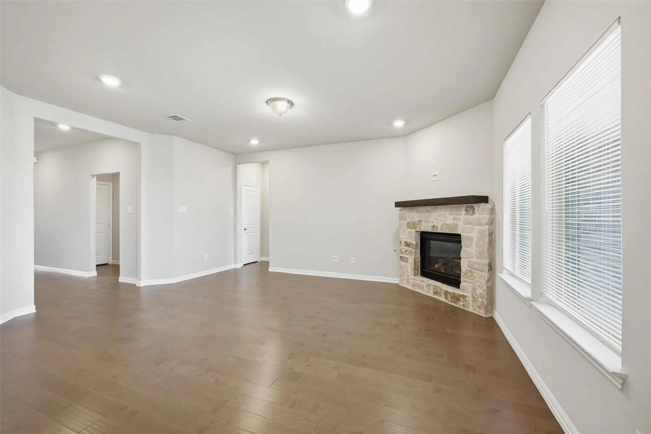 Single Family Residence For Sale in Collin County , 1116 Rountree Court, Celina, Texas 75009, 3 Bedroom, 2 Bathroom, 2 Garage spaces, 1,695 Sqft, built in 2022, mls#21271905, Real Estate Agent in Celina, Homes For Sale in Collin county, Homes For Sale in Celina, Realtor in Celina Texas, Real Estate Brokerage Independent Realty Texas, Luminita Cordes Realtor